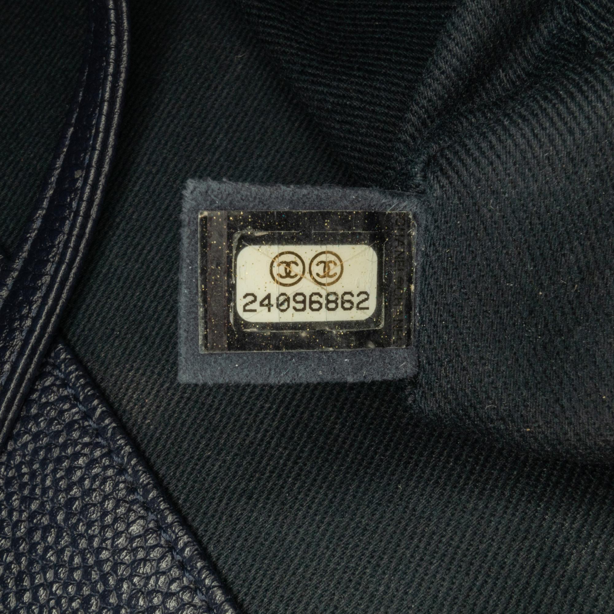 Chanel Zip and Carry Shopping Tote (SHG-DcefDx)