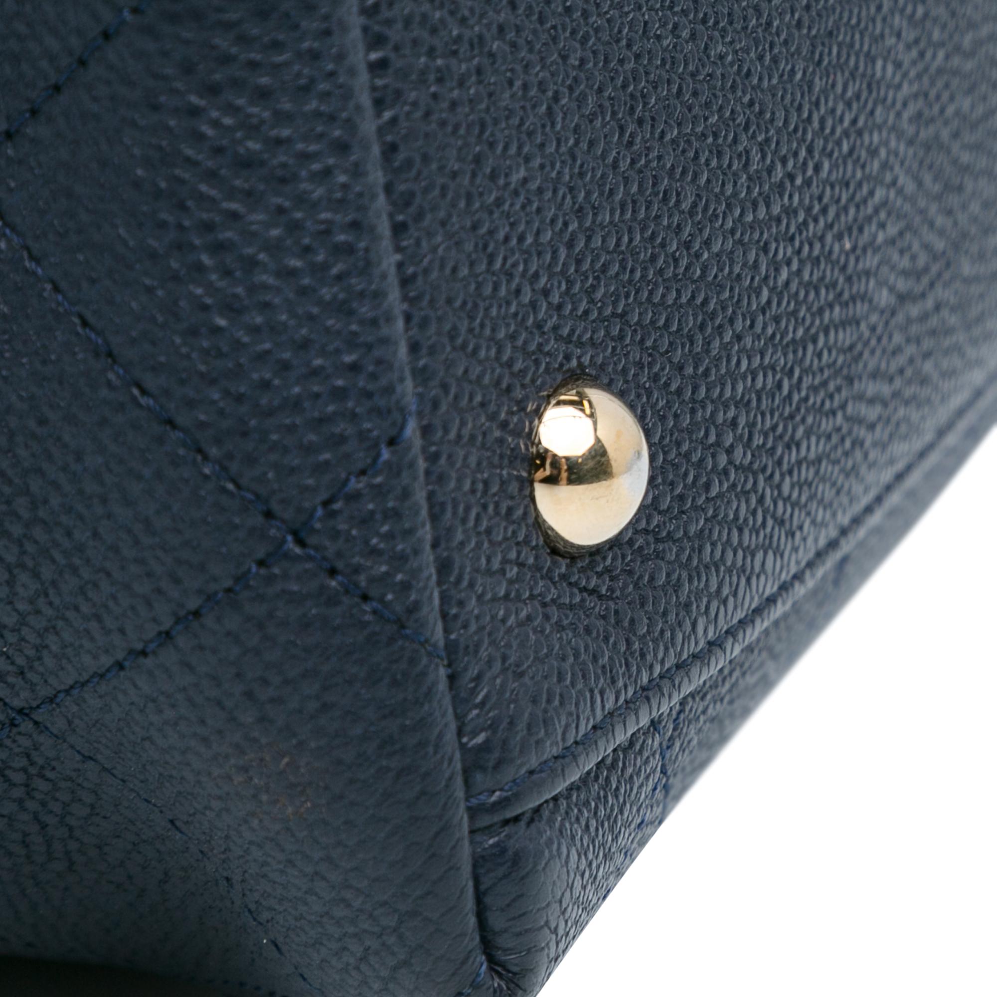 Chanel Zip and Carry Shopping Tote (SHG-DcefDx)