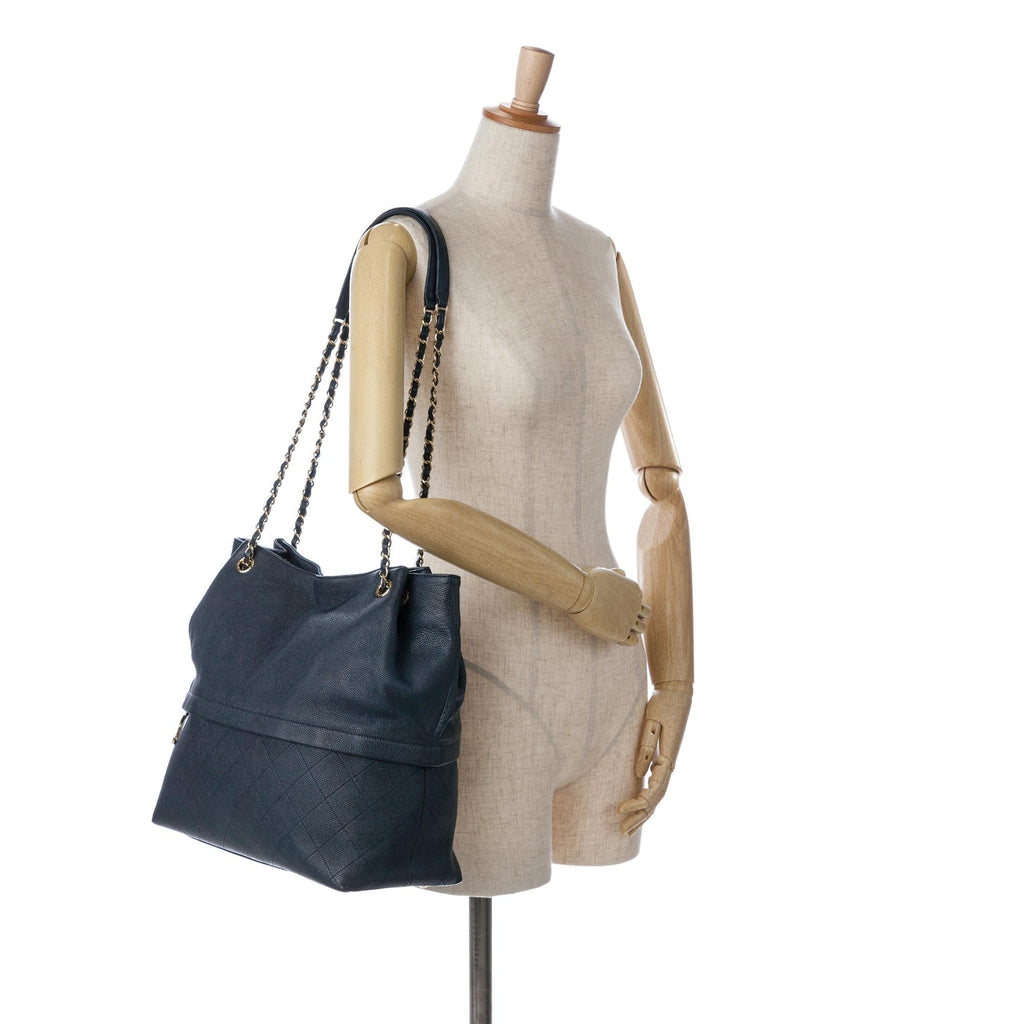 Chanel Zip and Carry Shopping Tote (SHG-DcefDx)