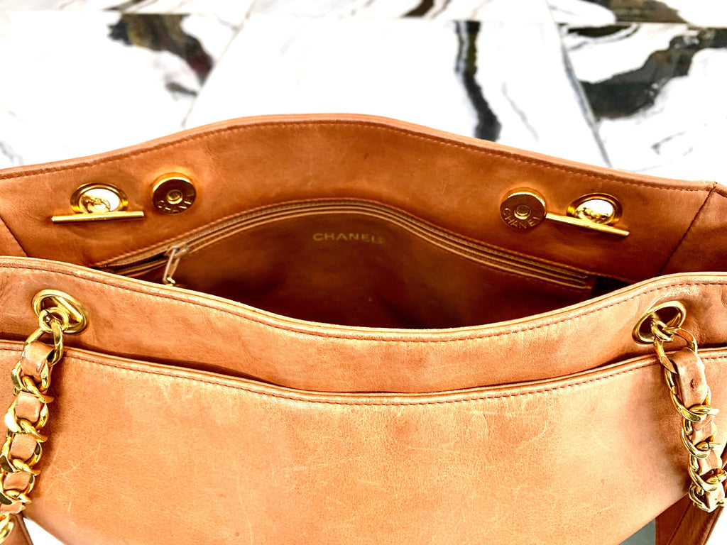 CHANEL BROWN LEATHER VINTAGE BAG