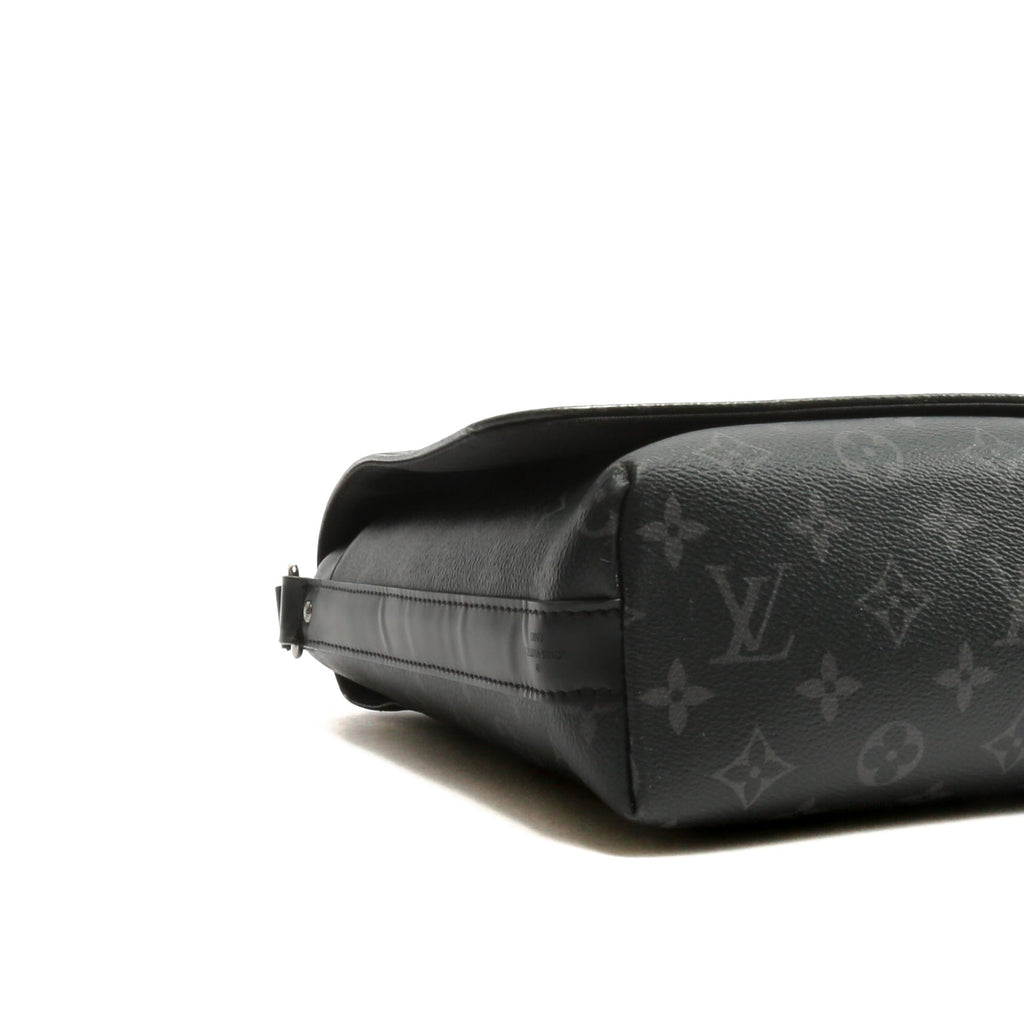LOUIS VUITTON District Messenger MM Monogram Eclipse
