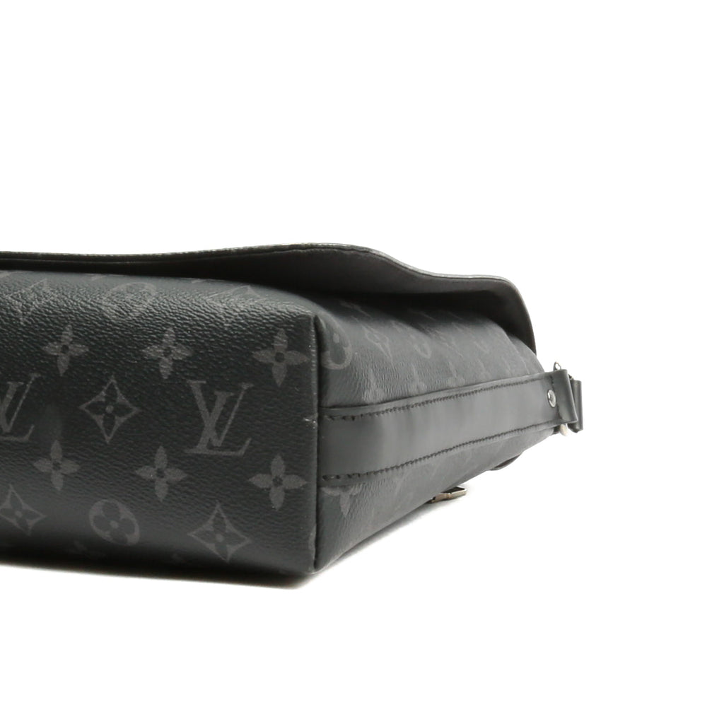 LOUIS VUITTON District Messenger MM Monogram Eclipse