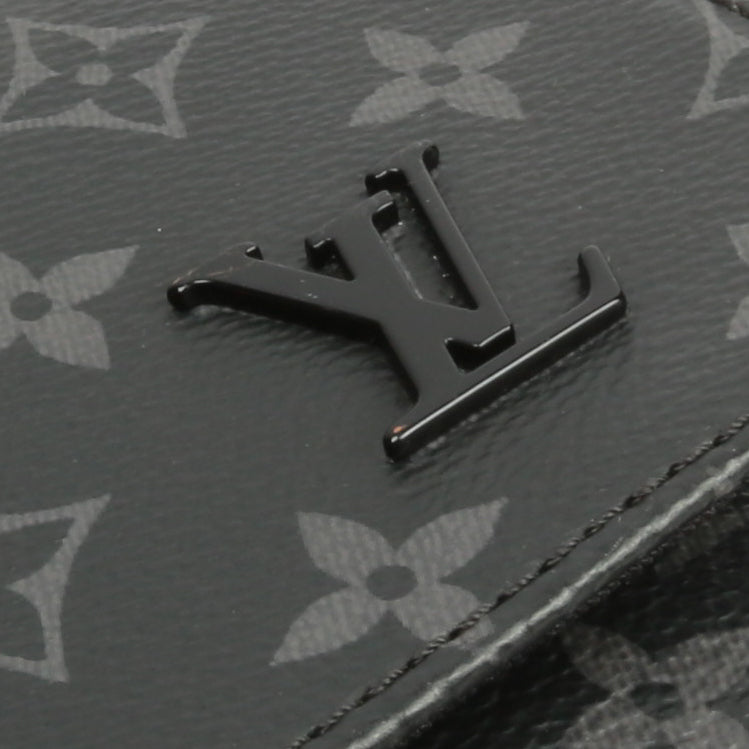 LOUIS VUITTON District Messenger MM Monogram Eclipse