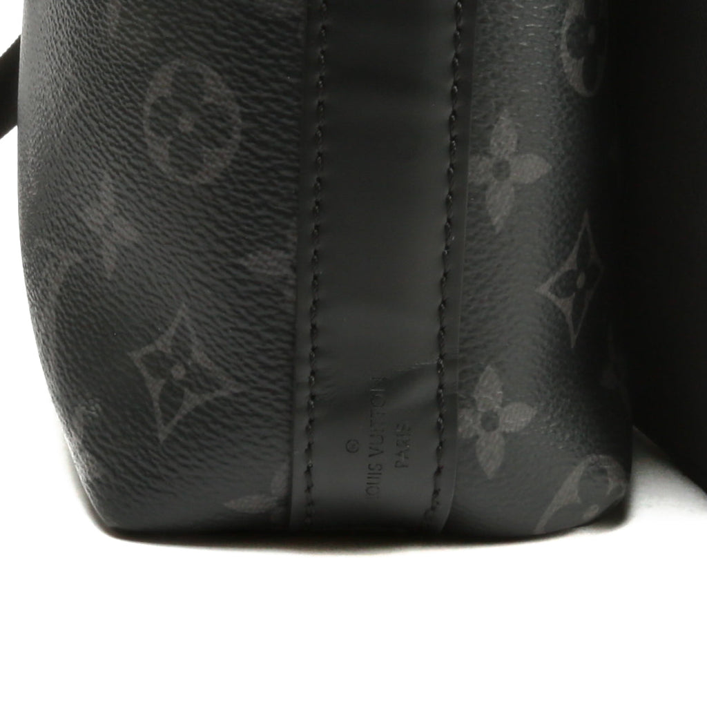 LOUIS VUITTON District Messenger MM Monogram Eclipse