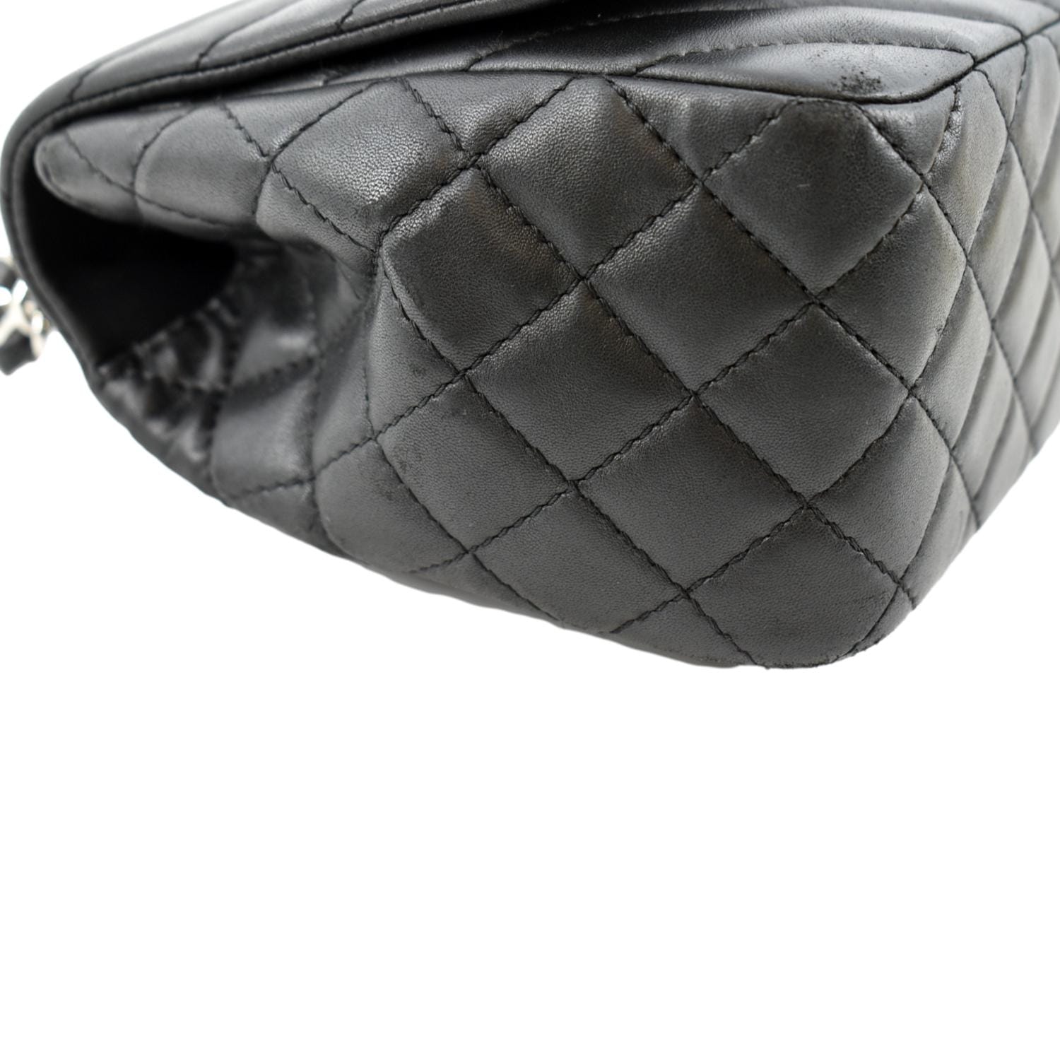 CHANEL Surpique Chevron Medium Lambskin Leather Flap Crossbody Bag Black