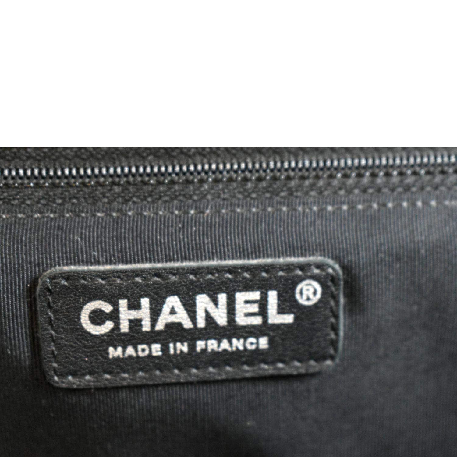 CHANEL Surpique Chevron Medium Lambskin Leather Flap Crossbody Bag Black