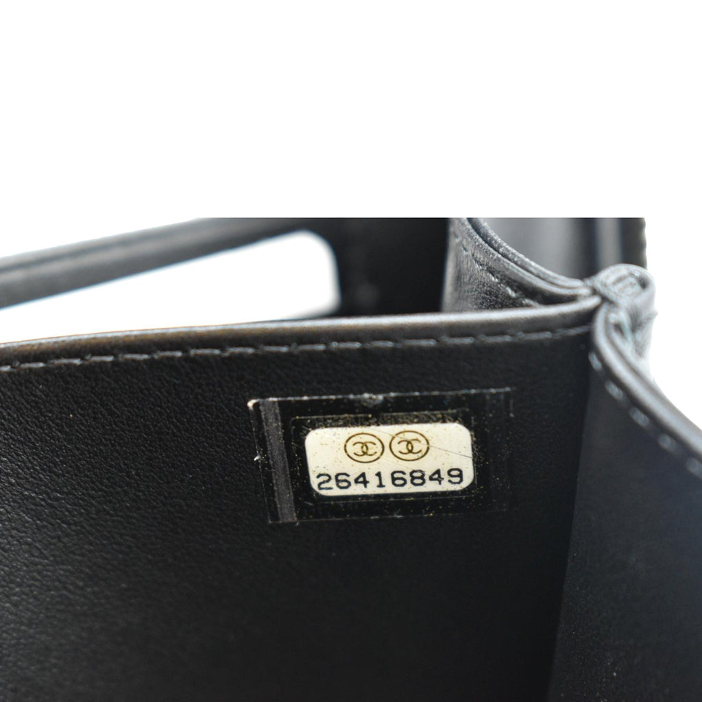CHANEL CC Filigree Vanity Quilted Caviar Leather Clutch Shoulder Bag Black