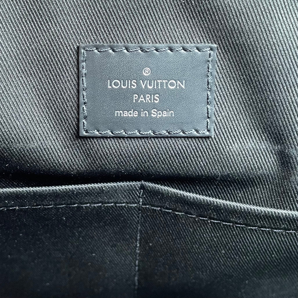 LOUIS VUITTON District Messenger MM Monogram Eclipse