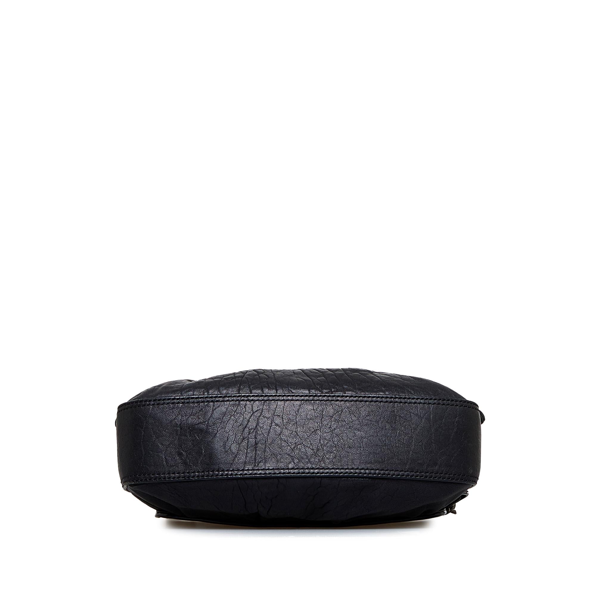 Fendi B Bis Shoulder Bag (SHG-aqq6RF)