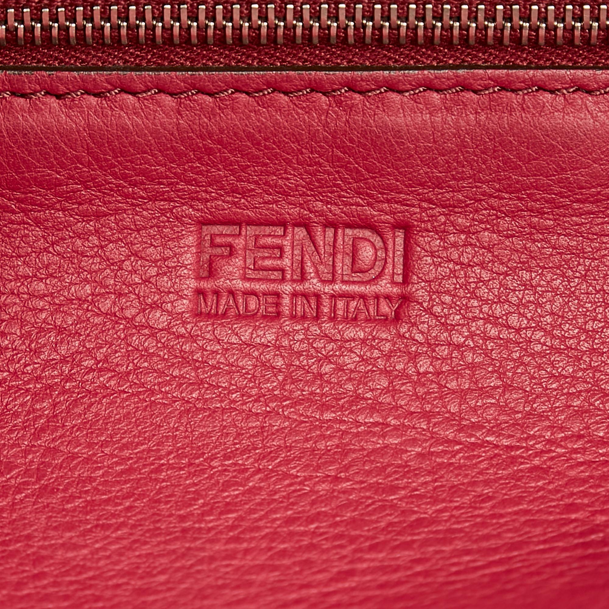 Fendi Leather Shoulder Bag (SHG-24400)