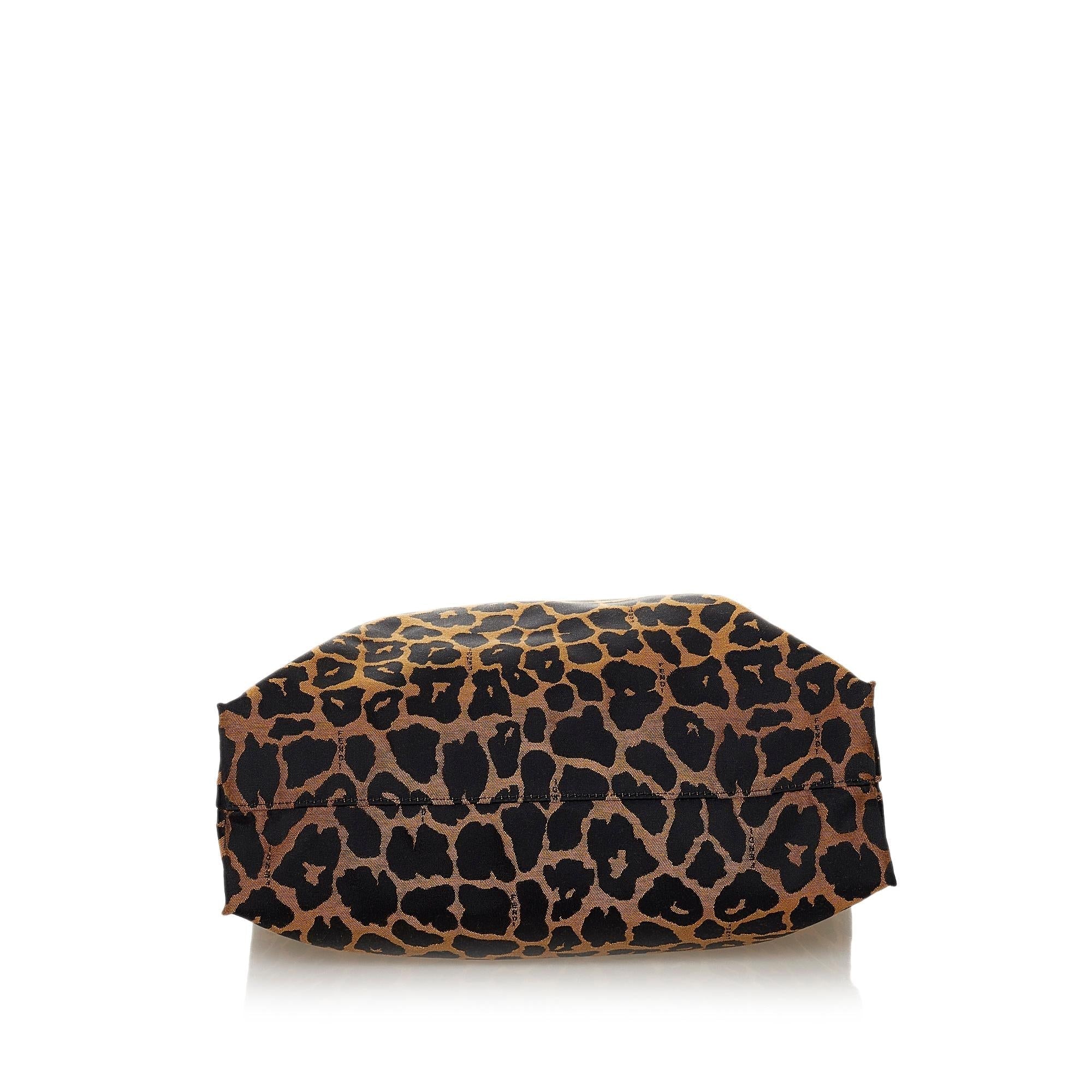 Fendi Leopard Print Nylon Tote Bag (SHG-33837)