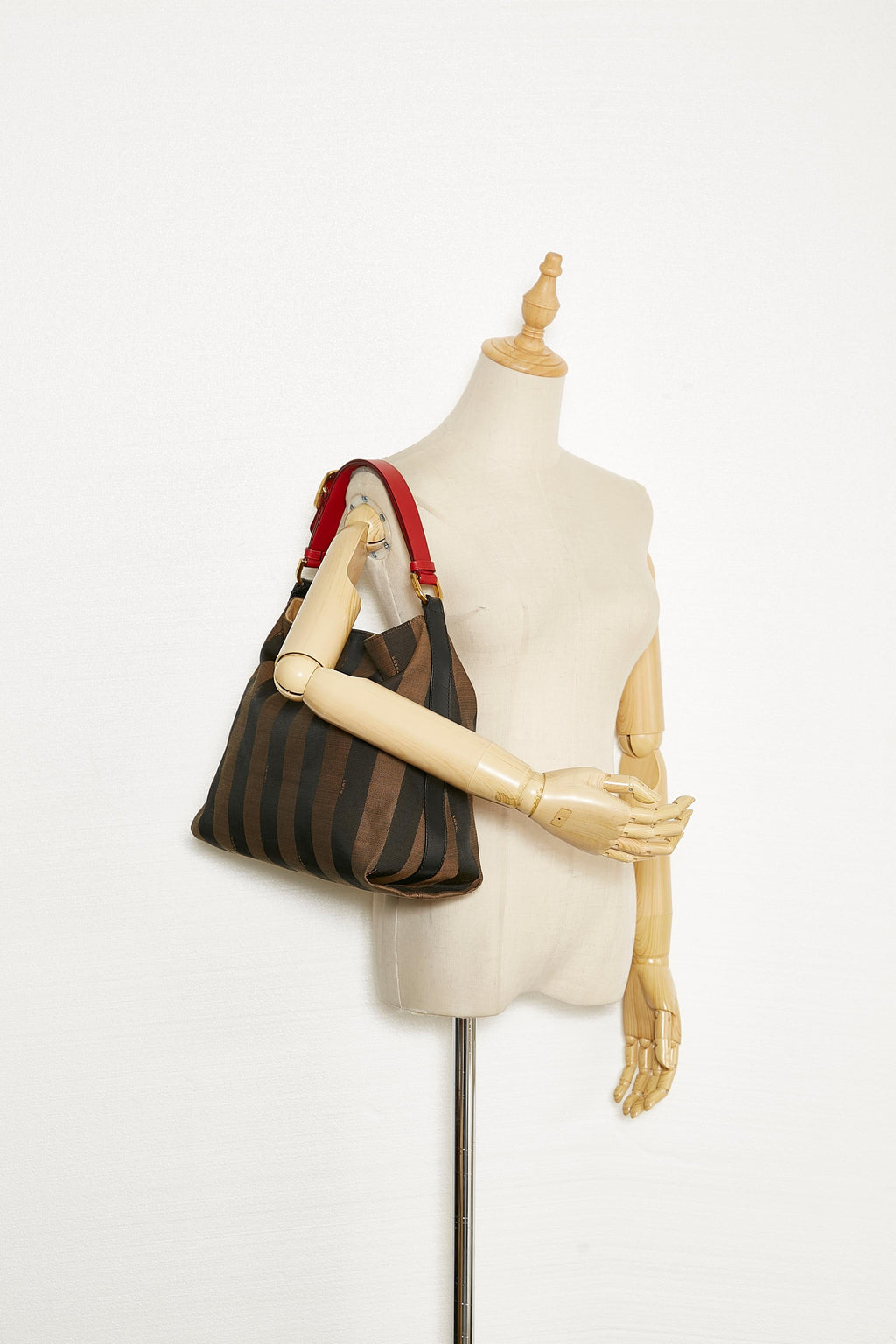 Fendi Pequin Shoulder Bag (SHG-WAt9Ws)