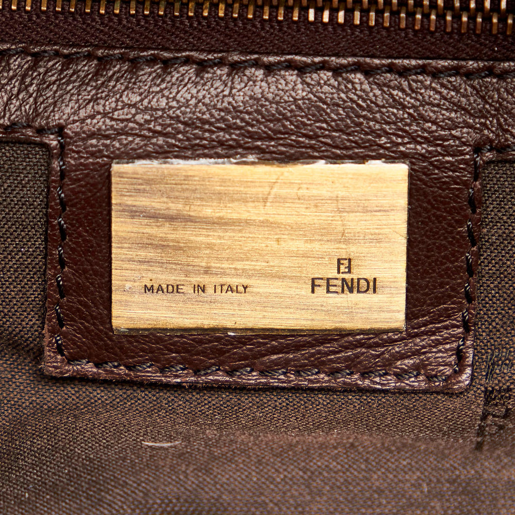 Fendi Puckered Bubble Leather Chef Shoulder Bag (SHG-29866)