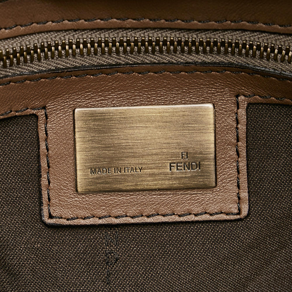 Fendi Puckered Bubble Leather Chef Shoulder Bag (SHG-30185)