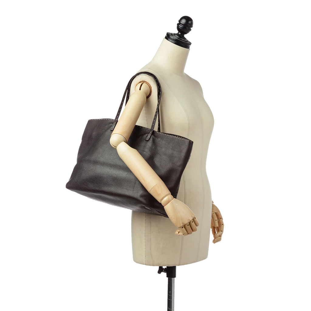 Fendi Selleria Leather Tote Bag (SHG-19410)