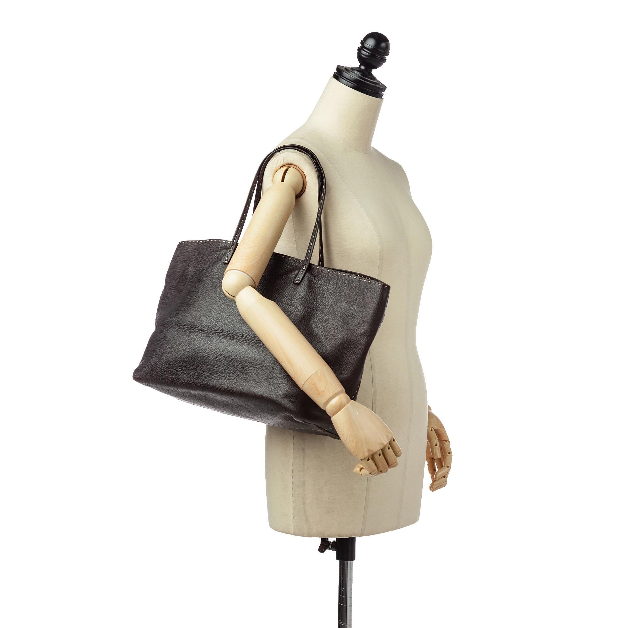 Fendi Selleria Leather Tote Bag (SHG-19410)