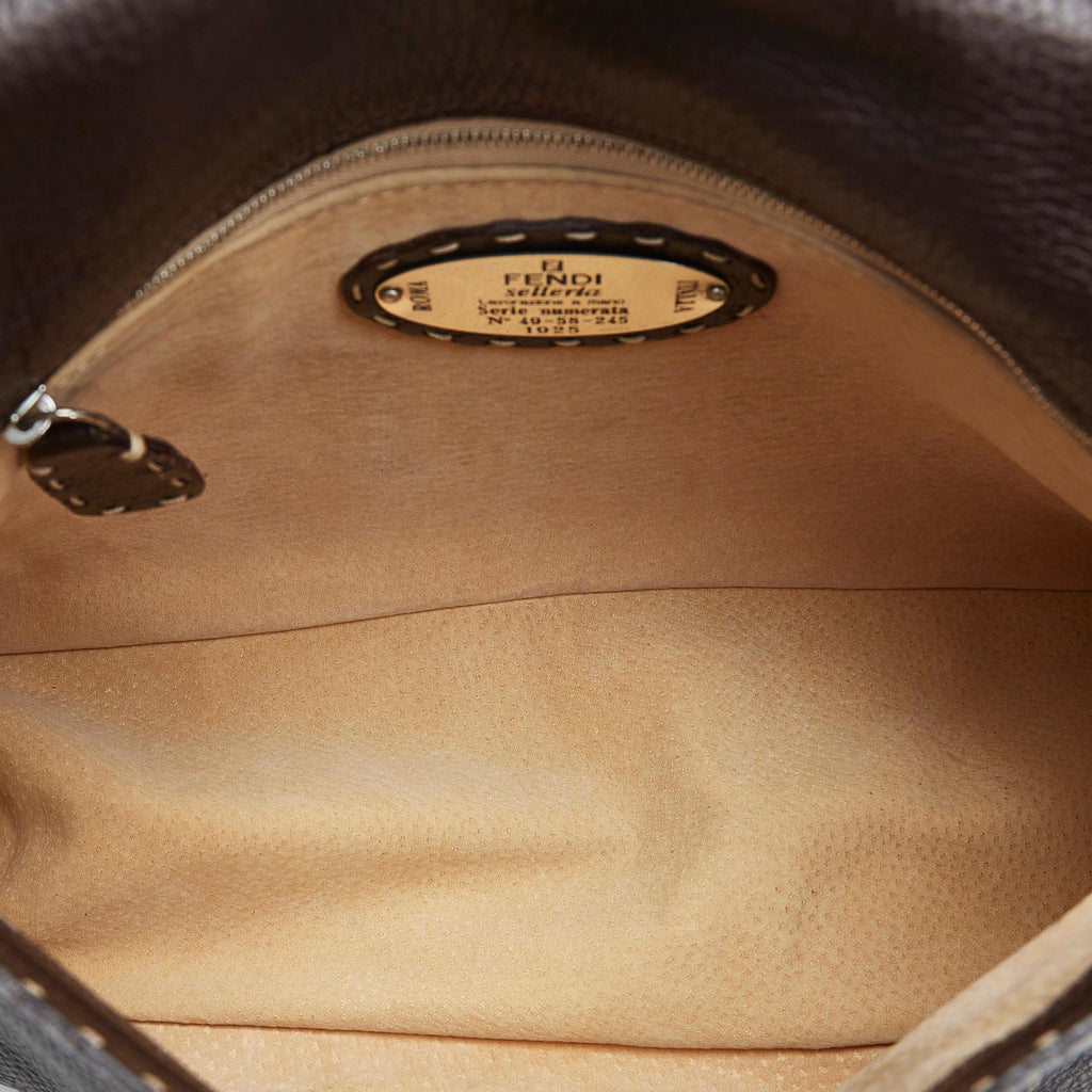 Fendi Selleria Mamma Forever Shoulder Bag (SHG-YFe4hR)