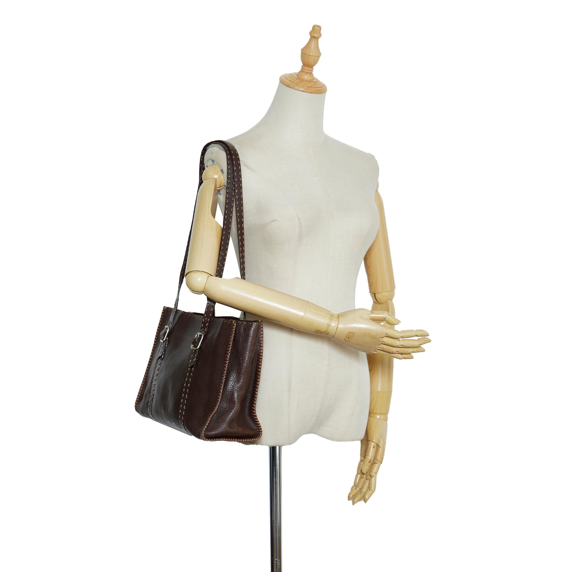 Fendi Selleria Shoulder Bag (SHG-dAZhiG)