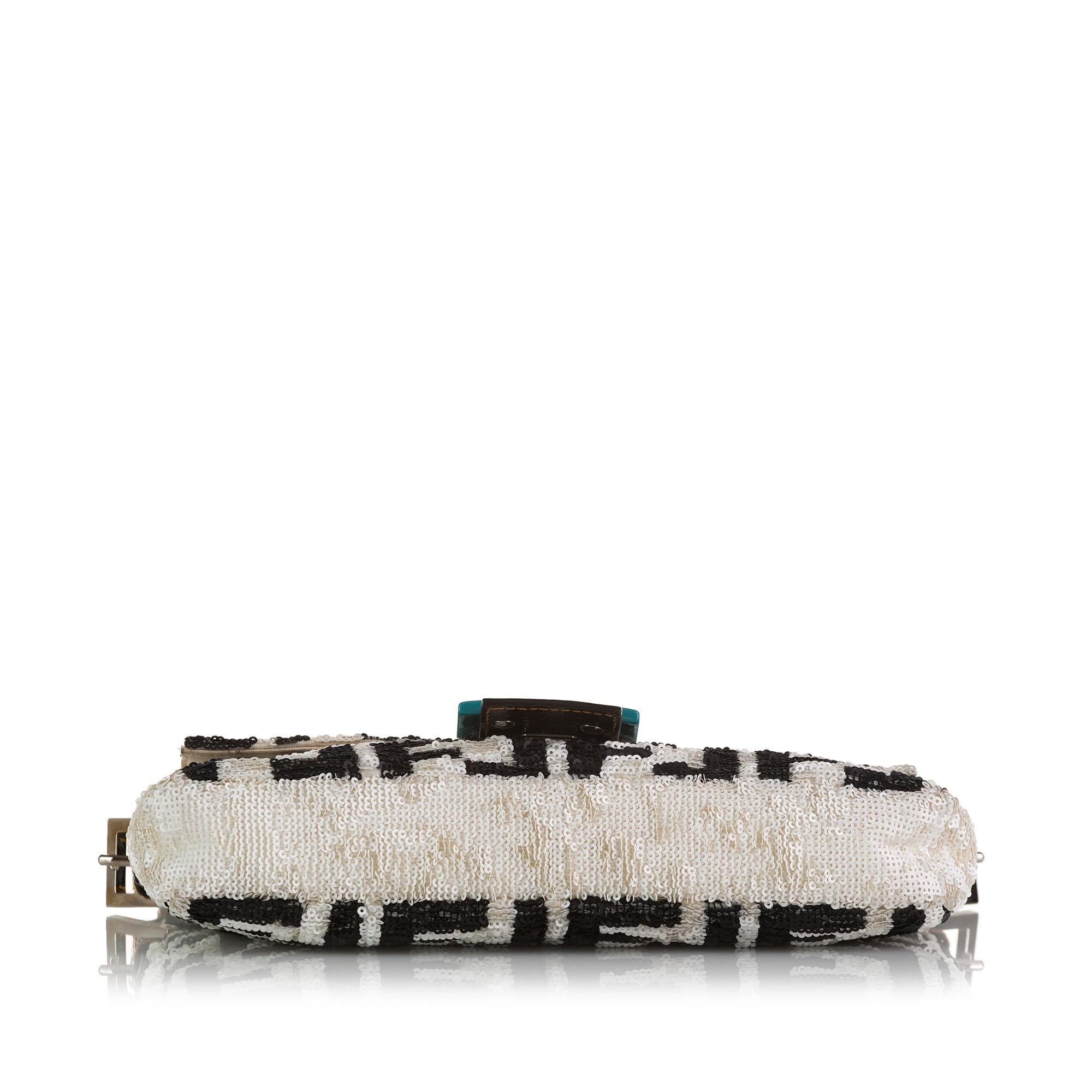 Fendi Sequined Zucca Mamma Baguette (SHG-e5CoQR)
