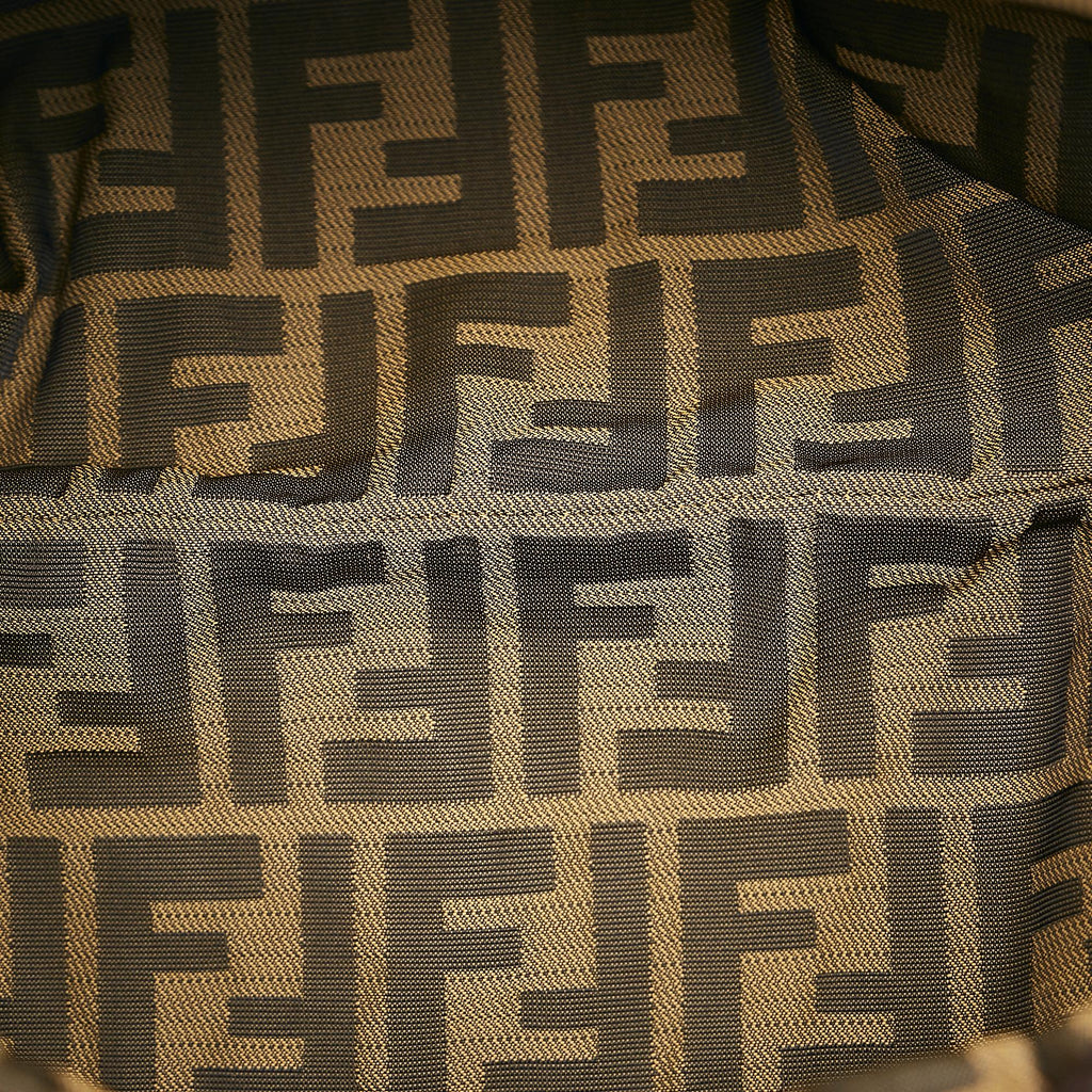 Fendi Spy Leather Handbag (SHG-34436)