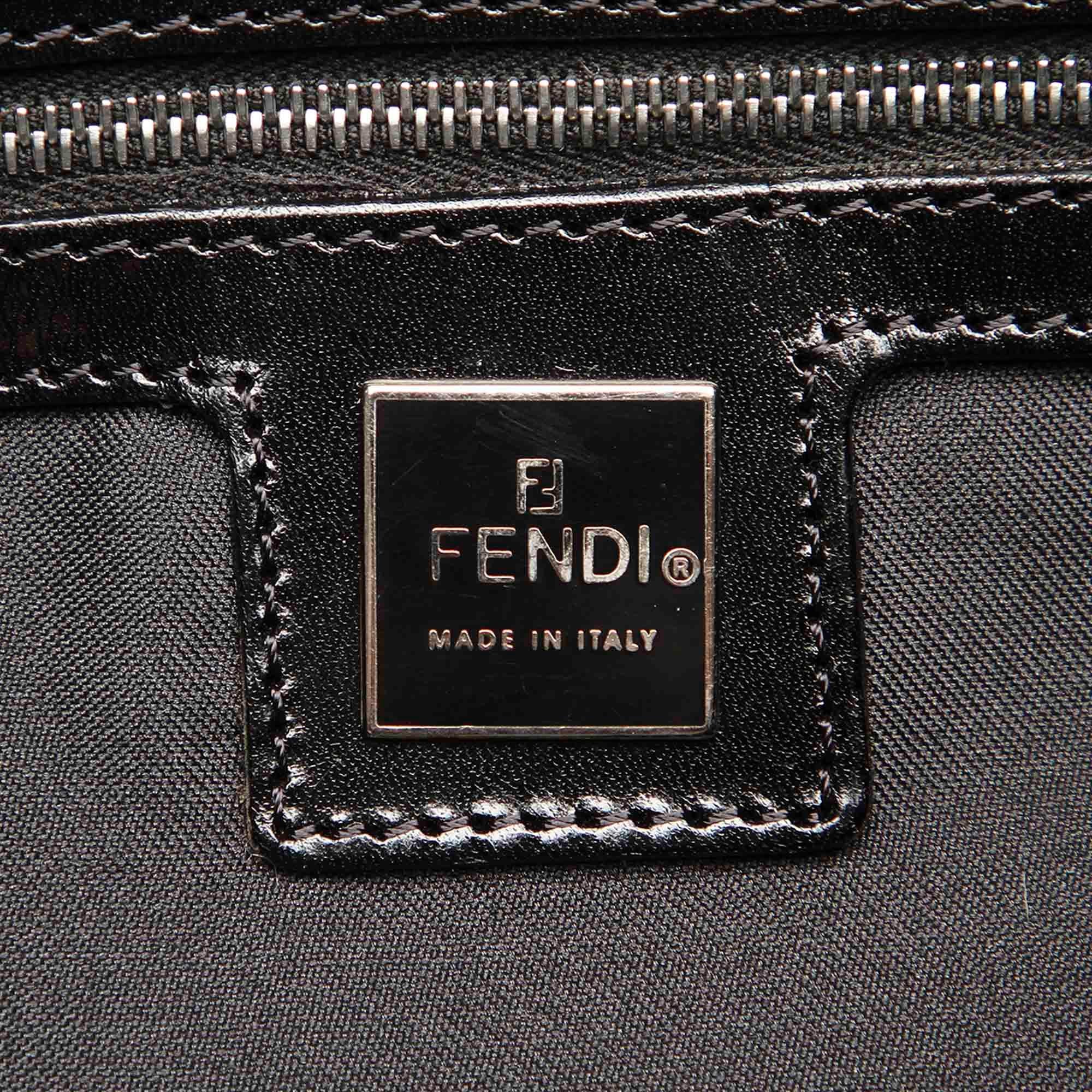Fendi Zucca Canvas Baguette (SHG-32380)