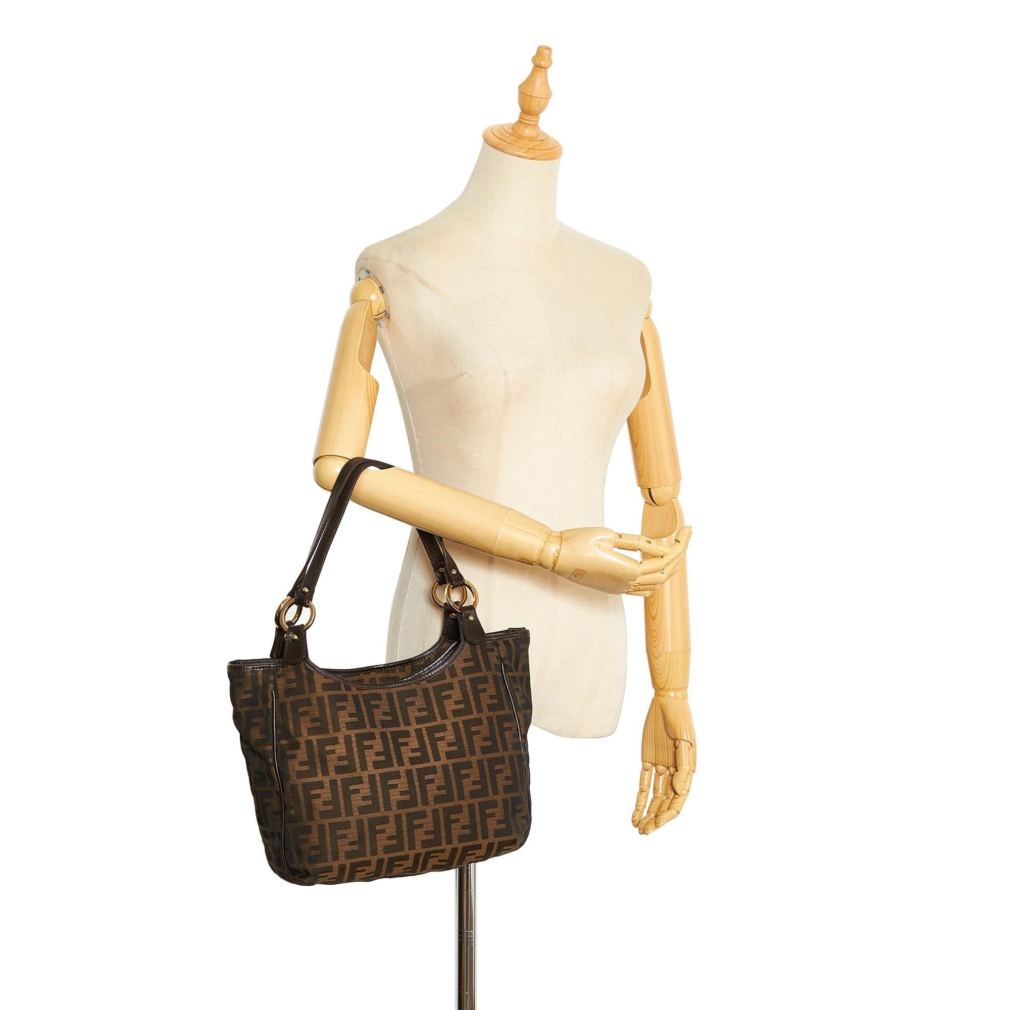 Fendi Zucca Tote (SHG-oPw2pD)