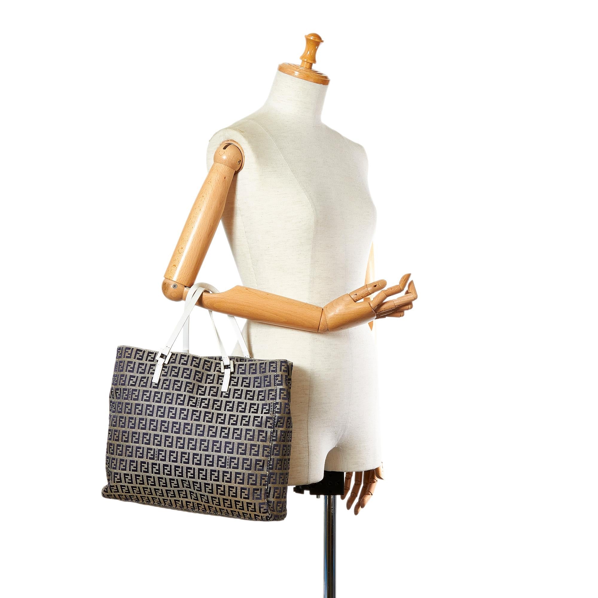 Fendi Zucchino Canvas Tote Bag (SHG-26506)