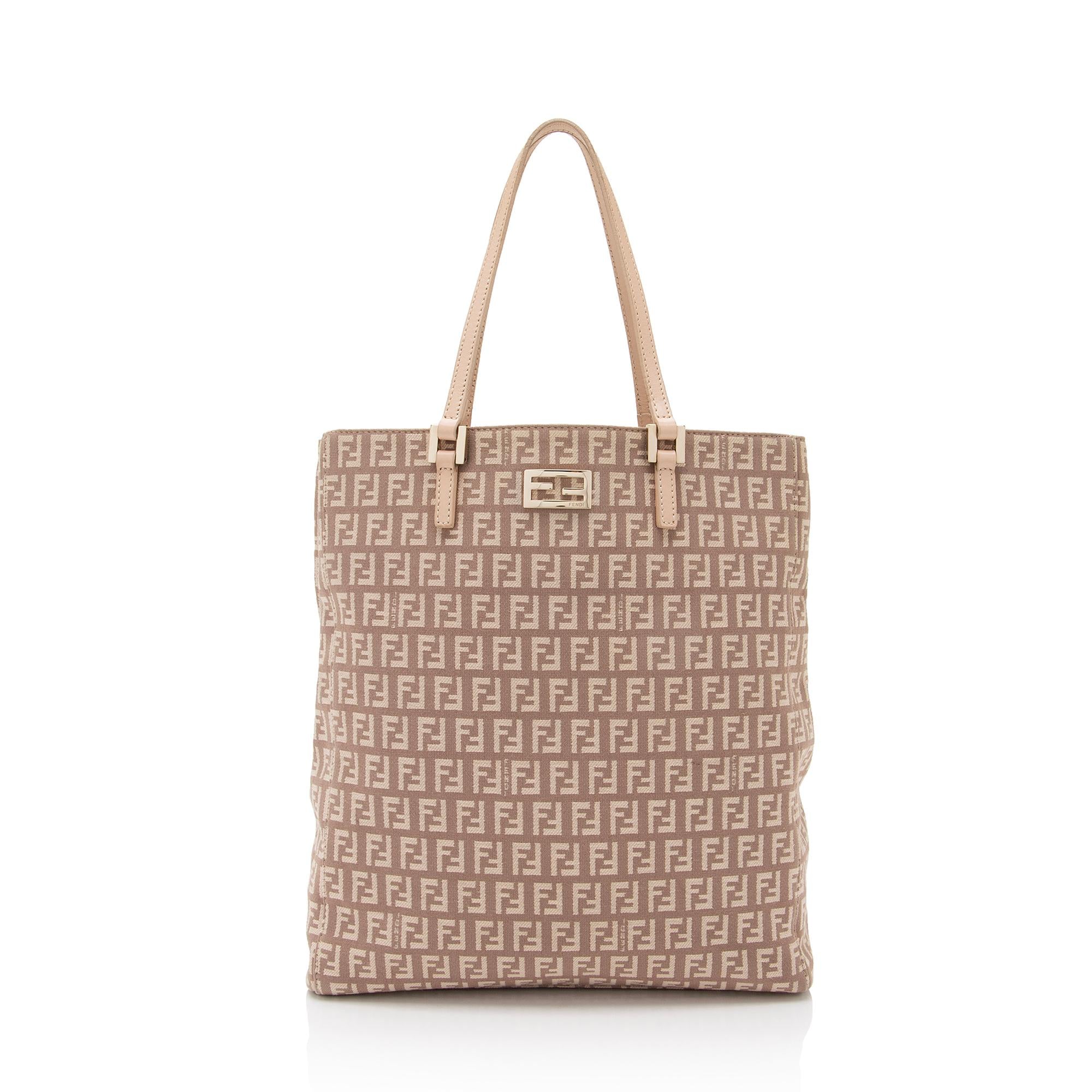 Fendi Zucchino Tall Tote (SHF-t0XZH3)