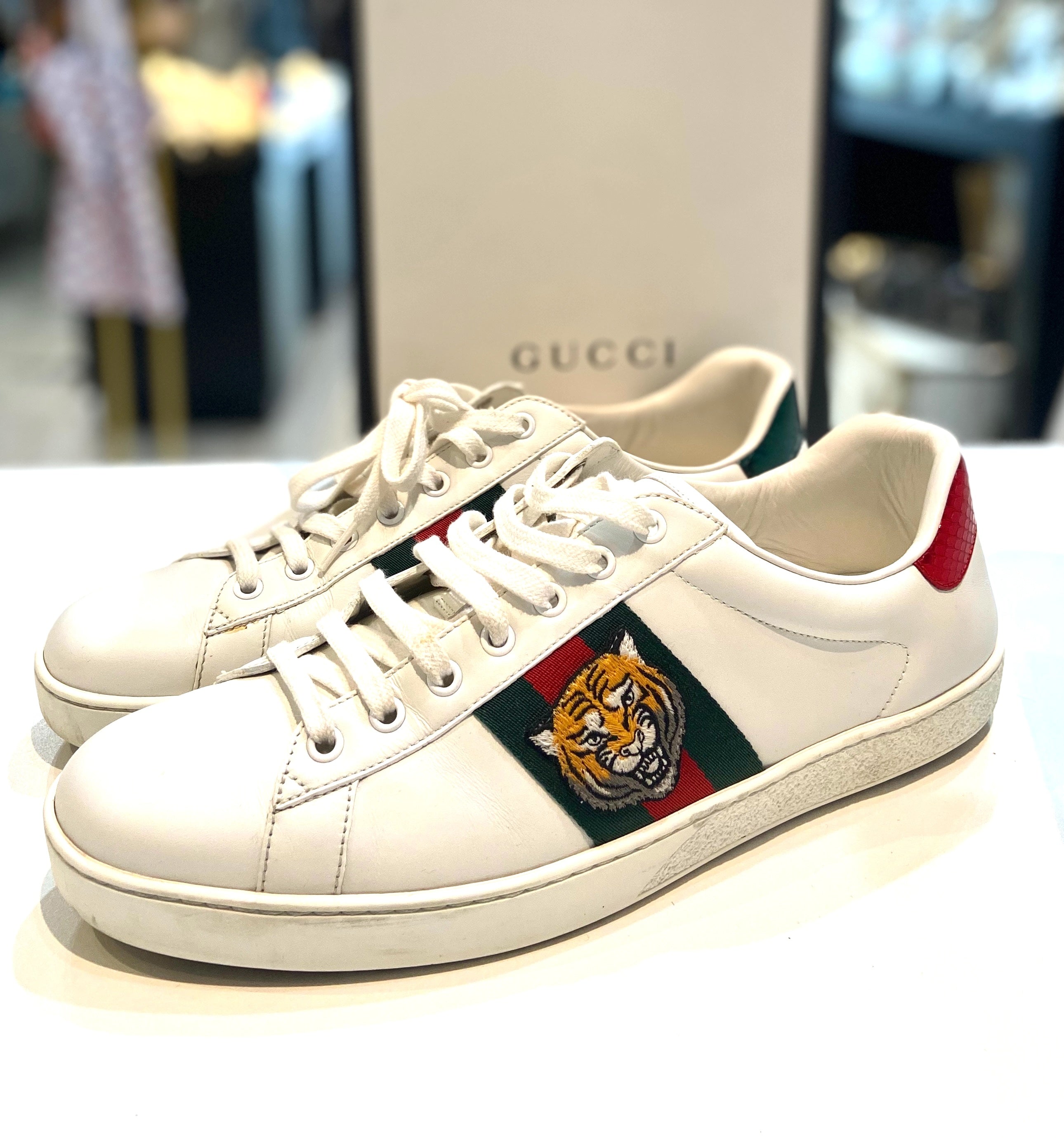 GUCCI CALFSKIN LEATHER ACE TIGER EMBROIDERED MEN'S SNEAKERS