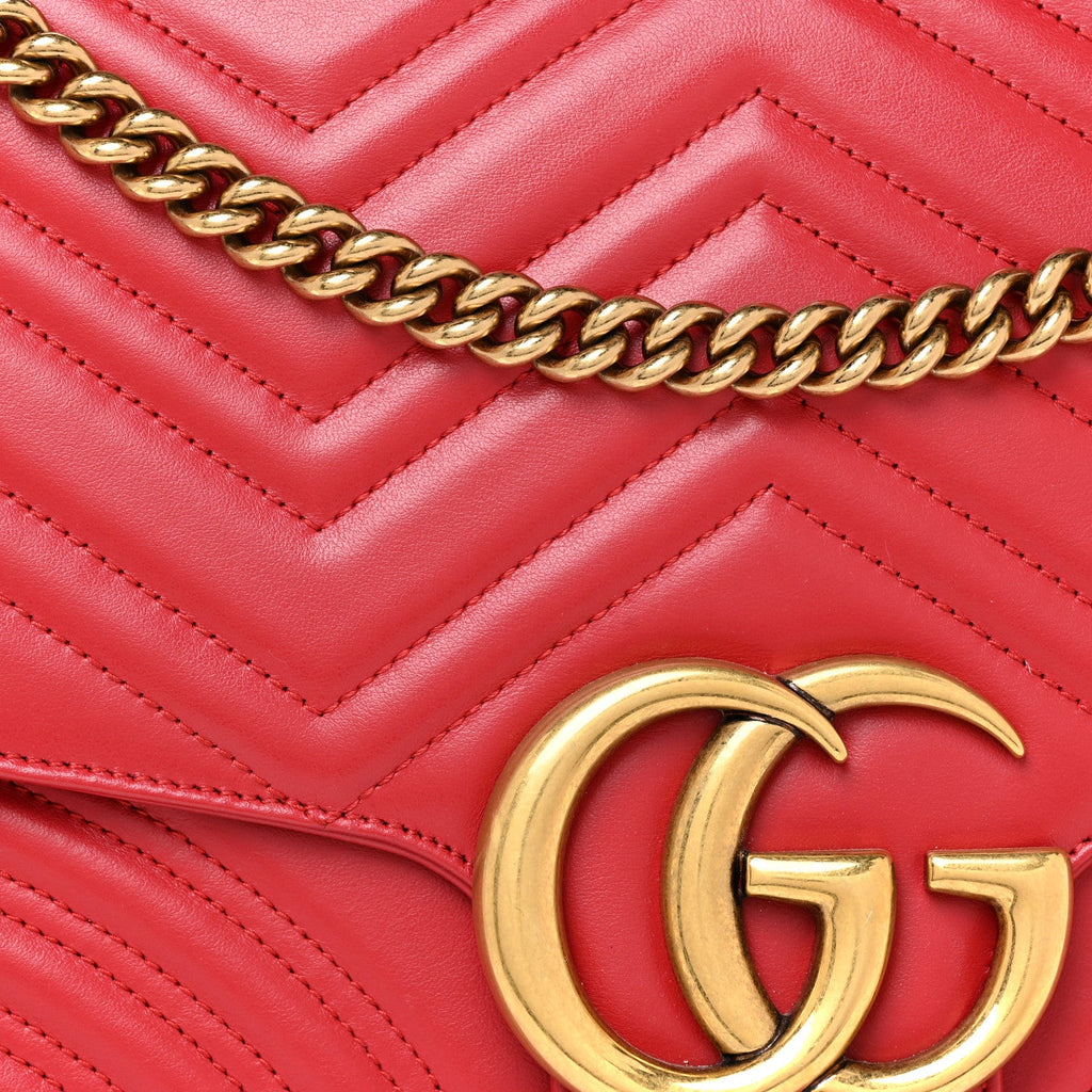 GUCCI GG MARMONT MATELASSE SHOULDER BAG
