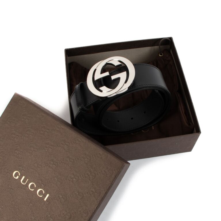 GUCCI INTERLOCKING G PALLADIUM BUCKLE LEATHER BELT