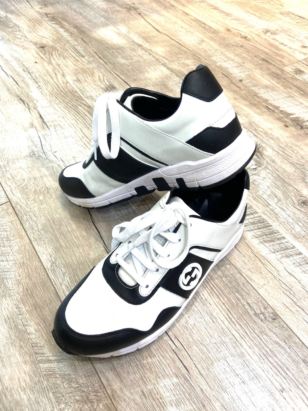 GUCCI GG LEATHER SNEAKERS