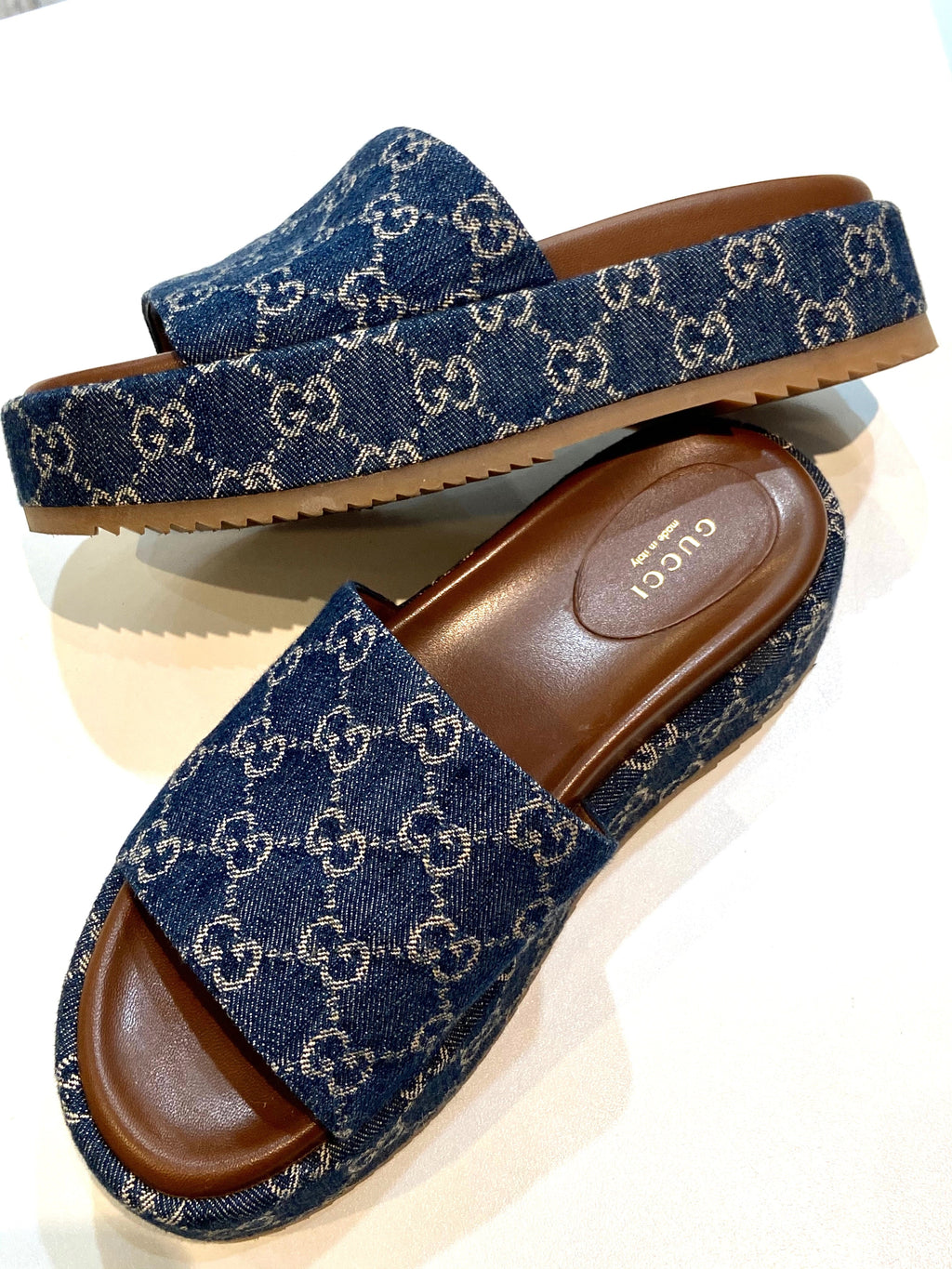 GUCCI GG SUPREME DENIM MONOGRAM ANGELINA PLATFORM MULES