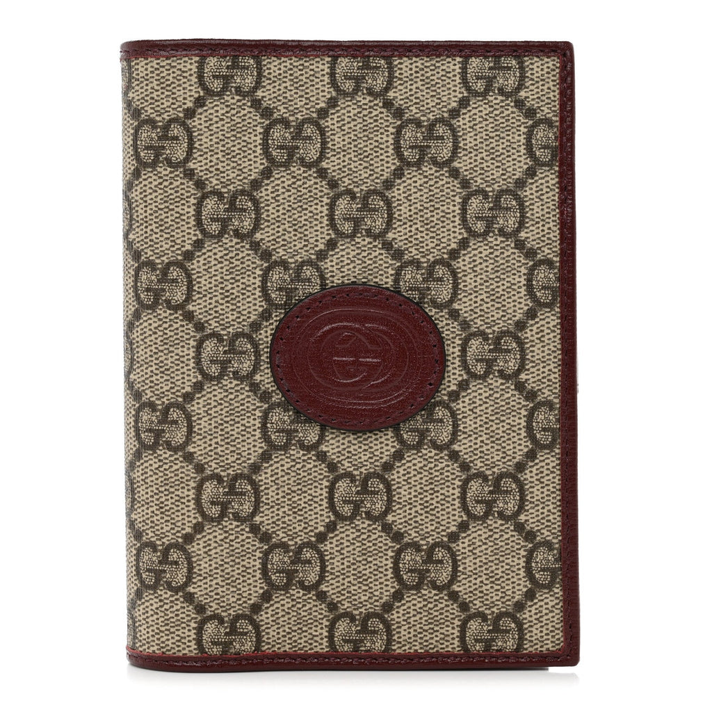 GUCCI GG SUPREME INTERLOCKING G PASSPORT COVER