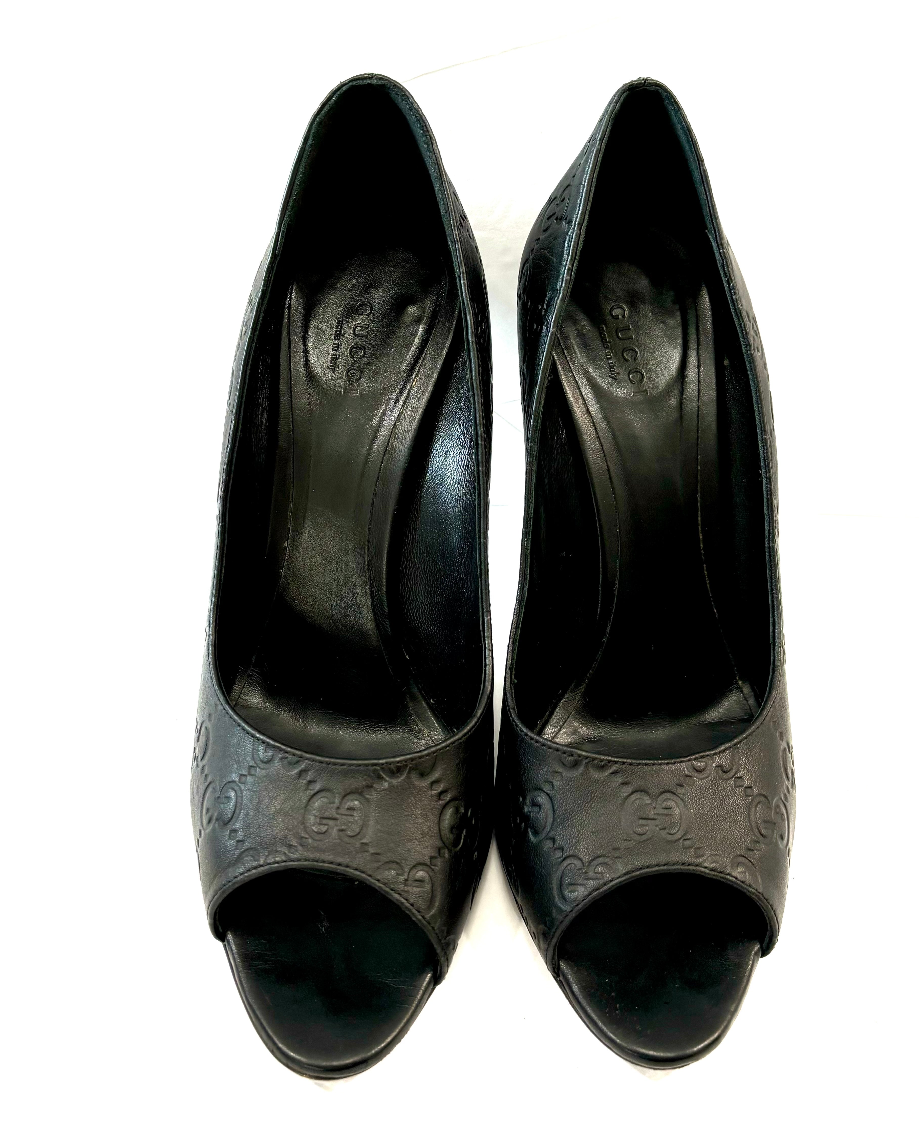 GUCCI GUCCISSIMA EMBOSSED LEATHER PEEP-TOE PUMPS