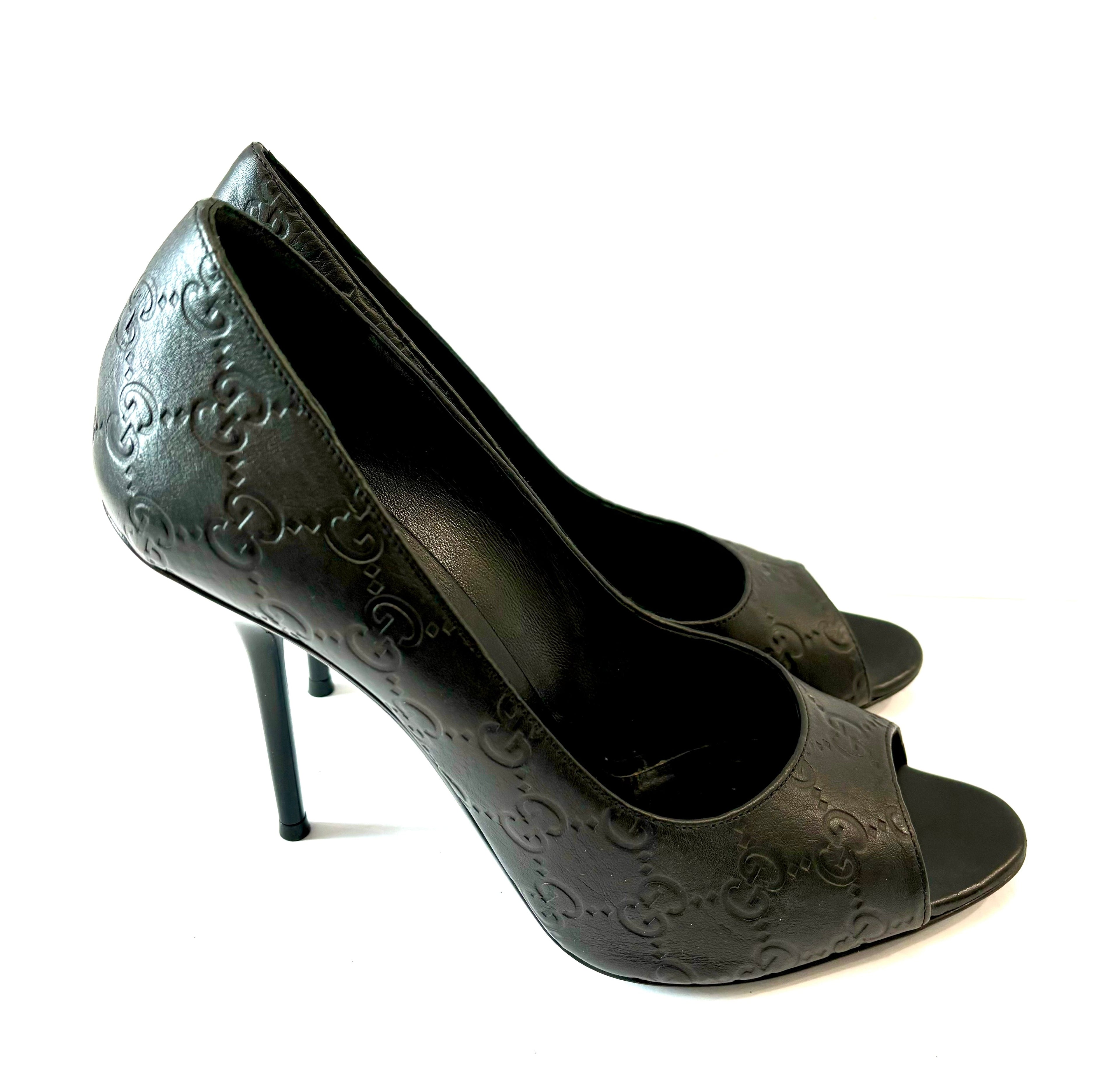 GUCCI GUCCISSIMA EMBOSSED LEATHER PEEP-TOE PUMPS