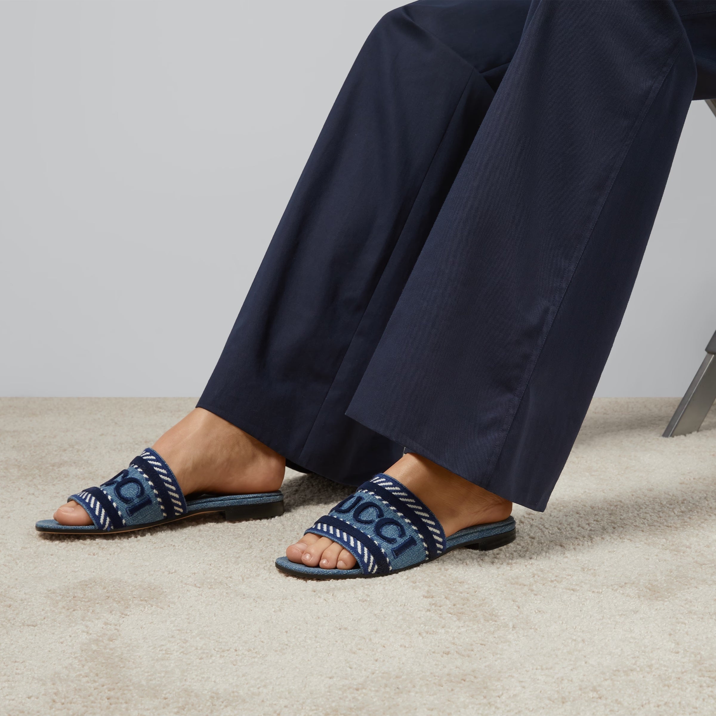 GUCCI DENIM SLIDE SANDALS WITH GUCCI SCRIPT