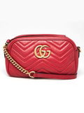 GUCCI GG MARMONT SMALL MATELASSÉ CALFSKIN LEATHER CAMERA BAG