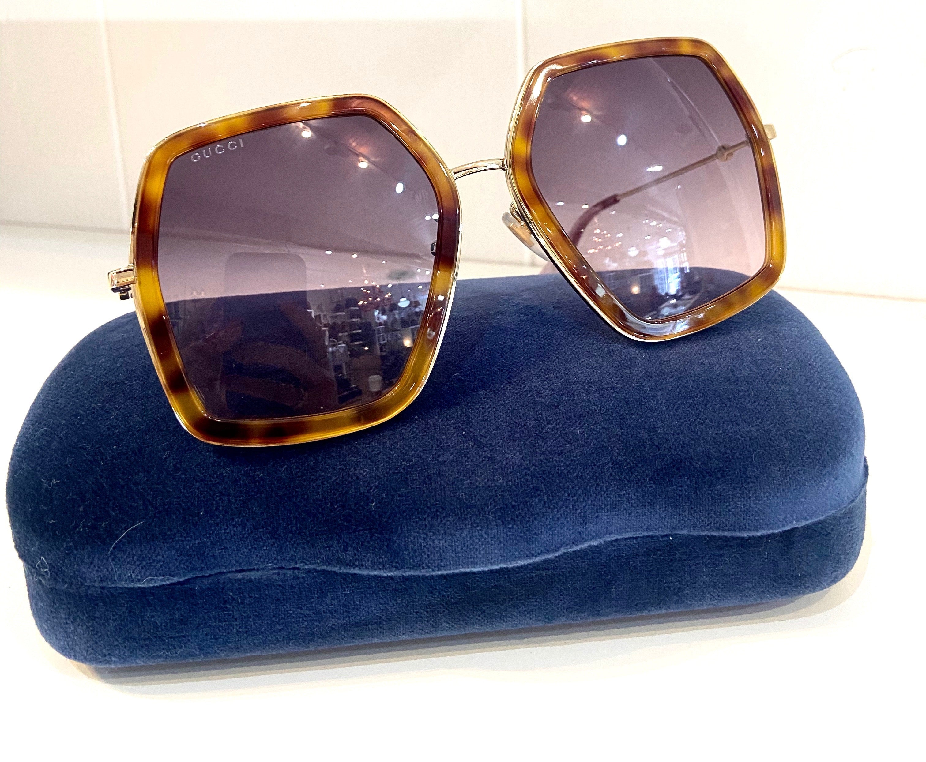 GUCCI OVERSIZED SUNGLASSES