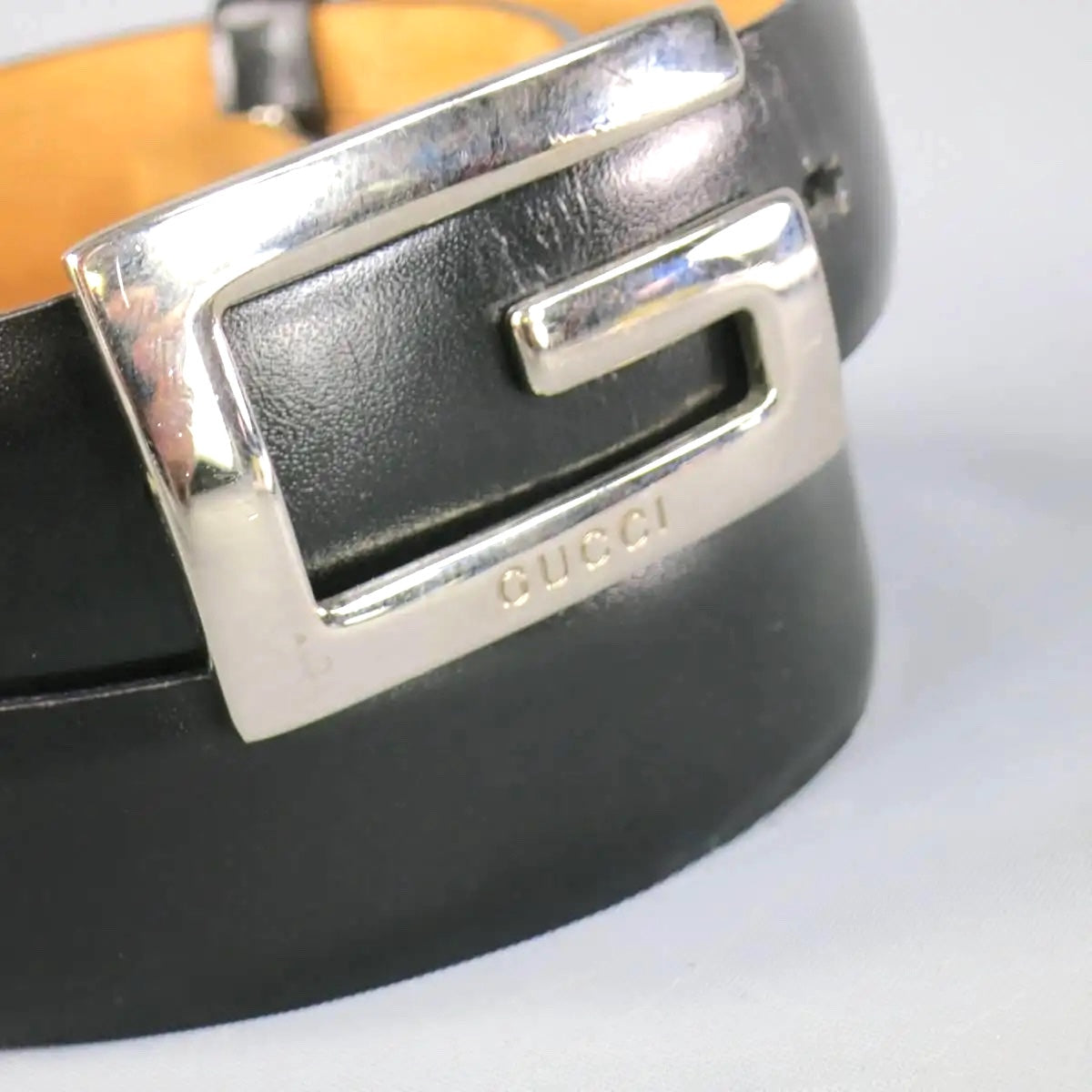 GUCCI VINTAGE G BUCKLE LEATHER BELT