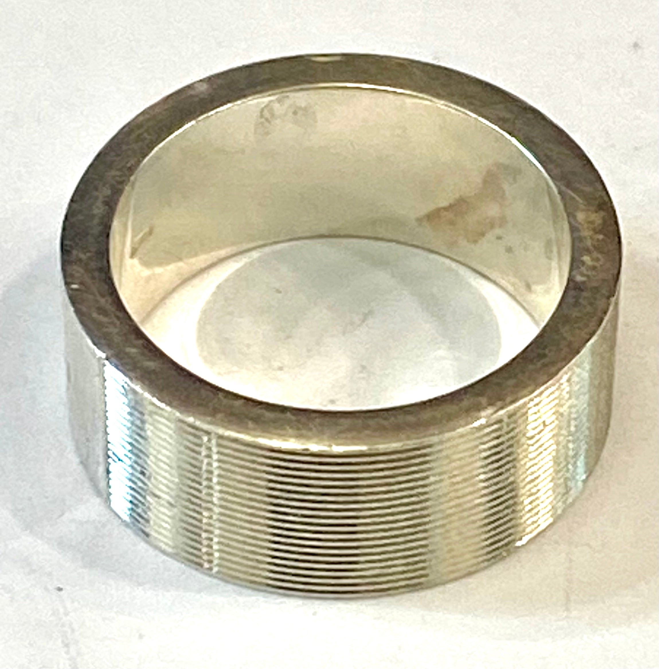 GUCCI STERLING SILVER GUCCI TRADEMARK WIDE BAND RING