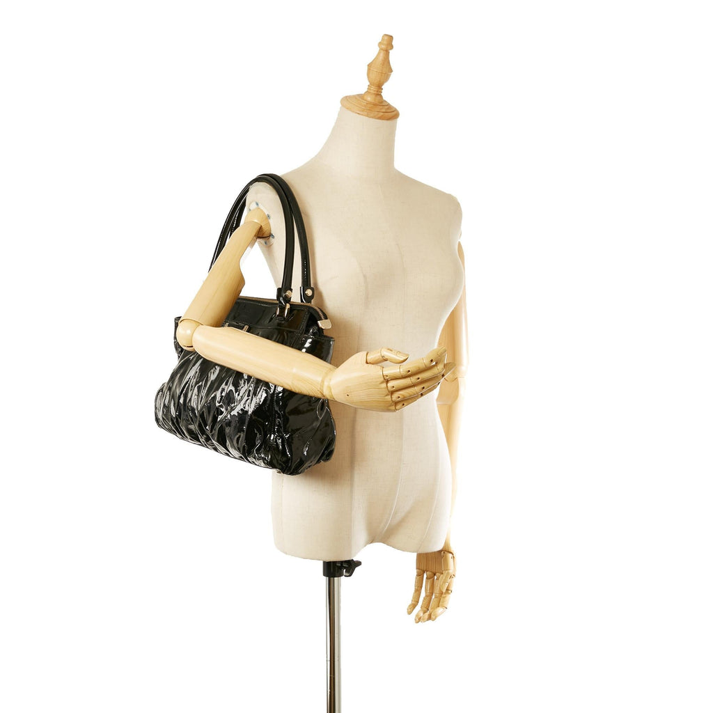 Gucci Abbey D-Ring Patent Leather Handbag (SHG-23002)