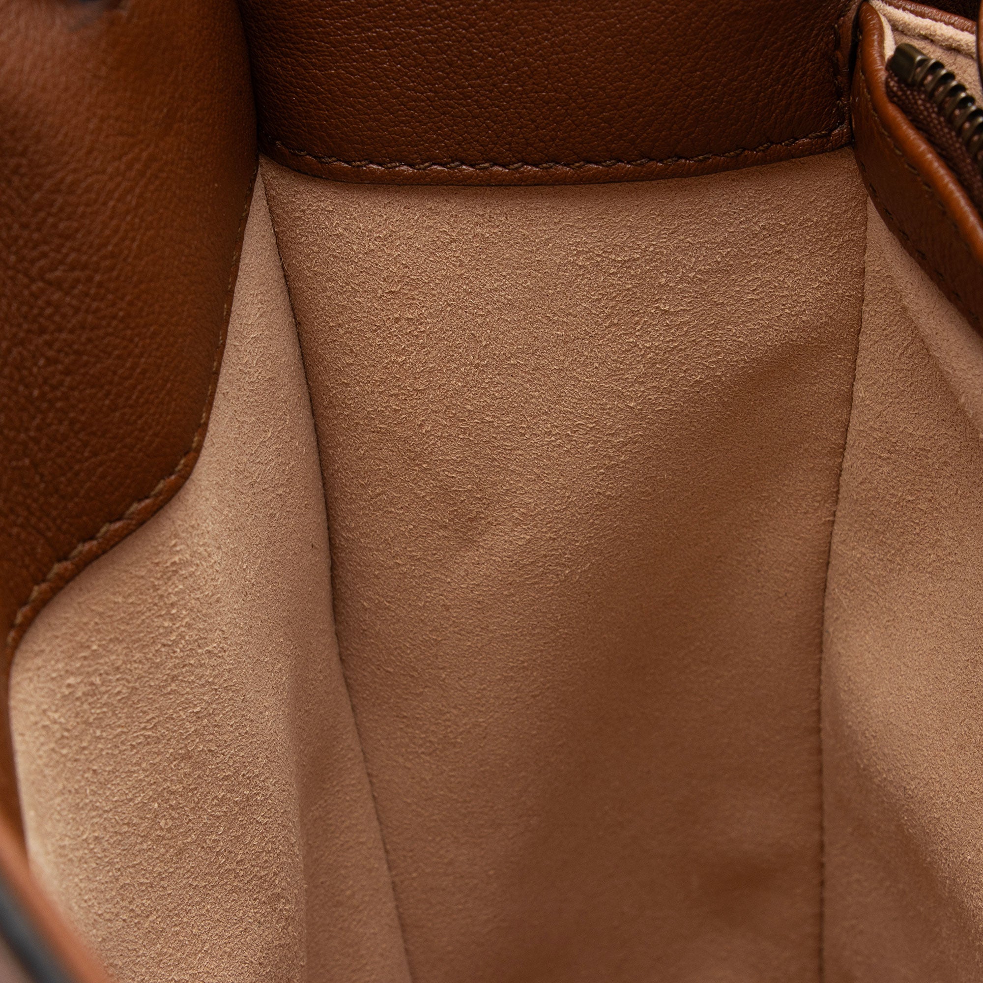 Gucci Cuir Leather Diana Medium Tote (SHF-VwOAIt)