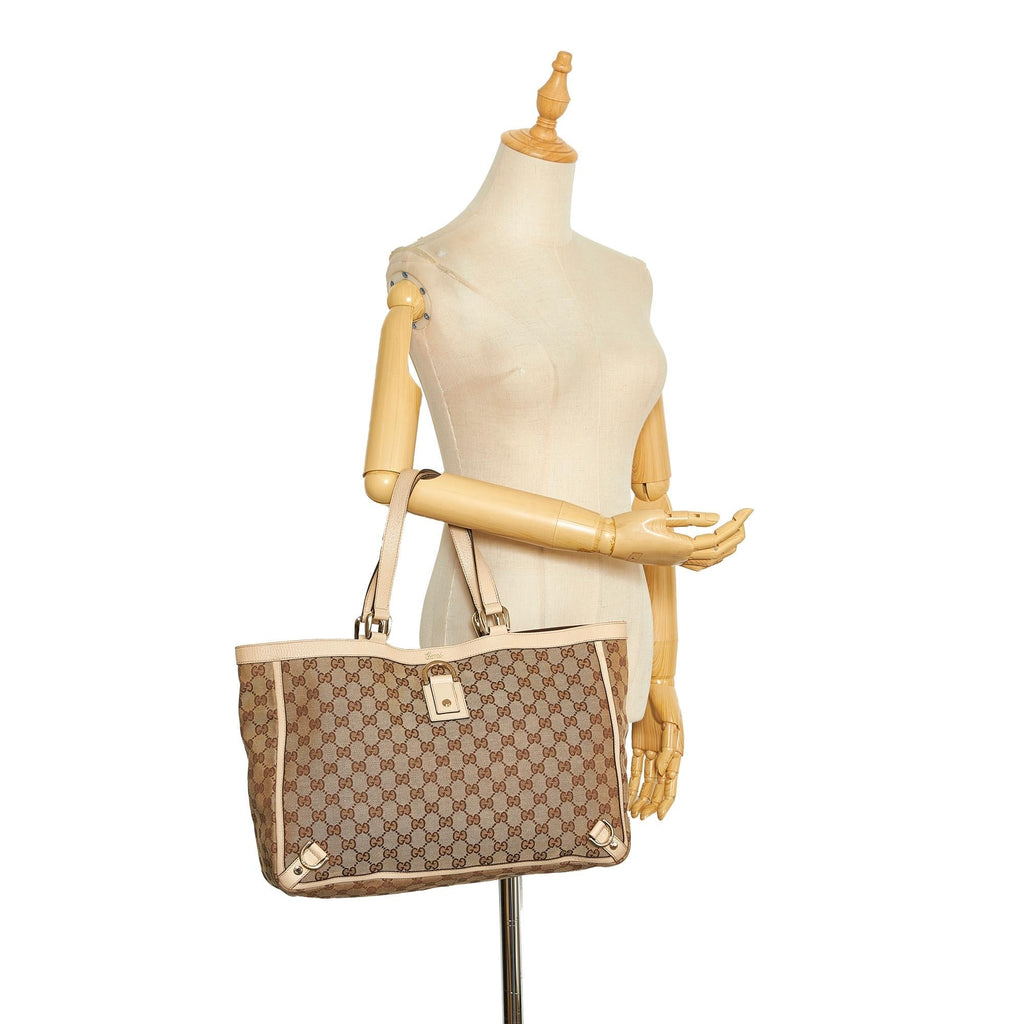 Gucci GG Canvas Abbey D-Ring Tote (SHG-sXPckG)