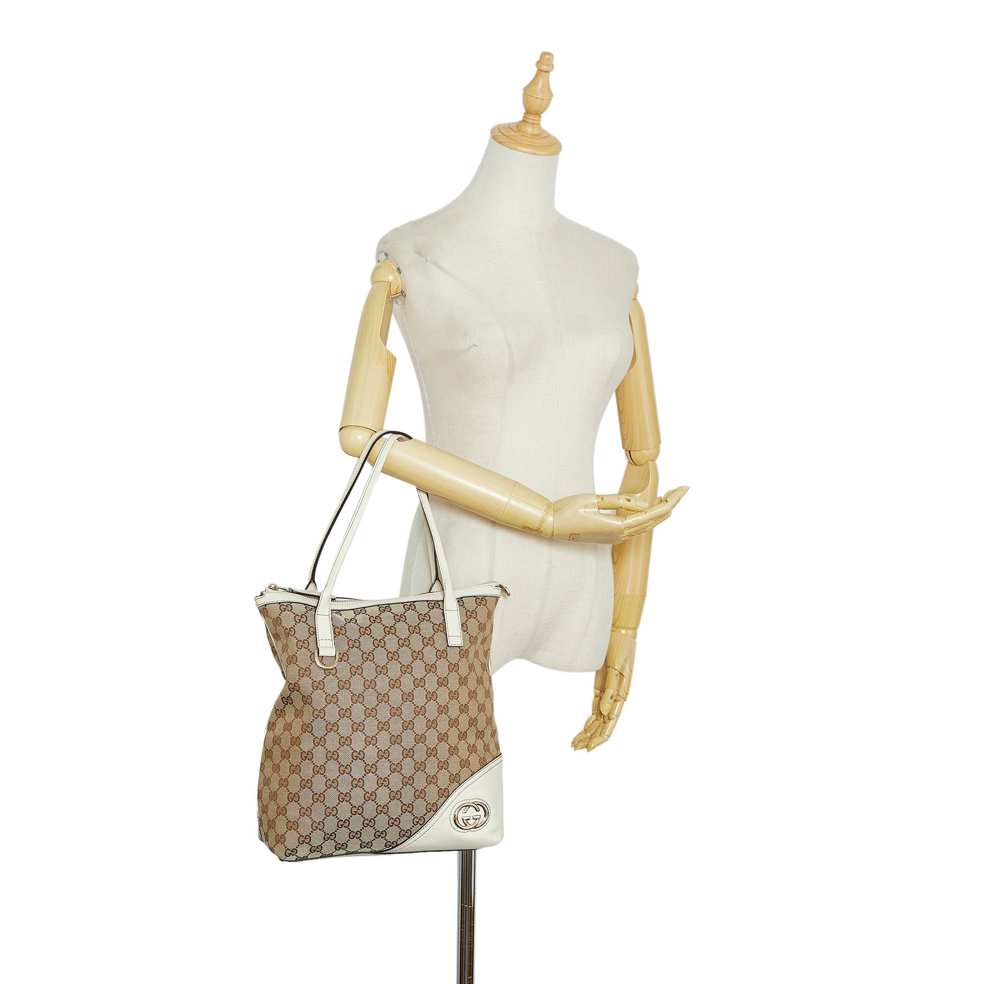 Gucci GG Canvas Britt Tote Bag (SHG-axmj8C)