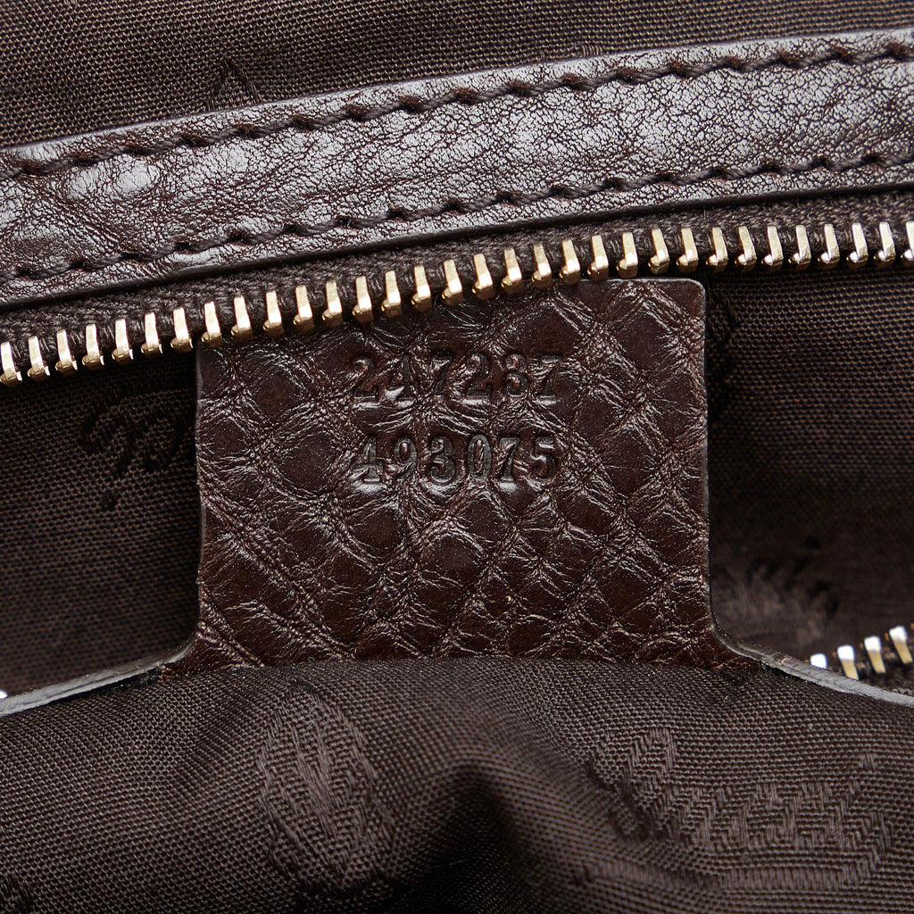 Gucci GG Canvas Charm Tote (SHG-n6X4id)
