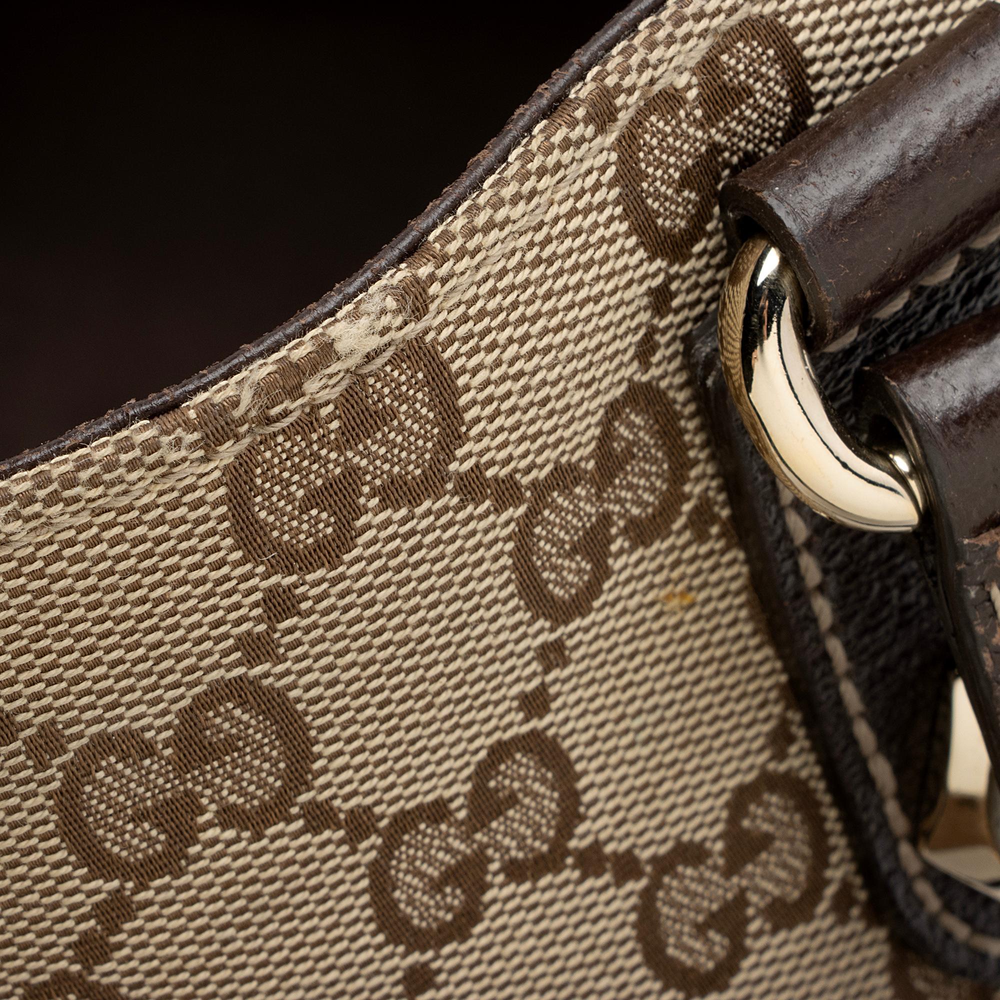 Gucci GG Canvas Charmy Medium Tote (SHF-9IBSQc)