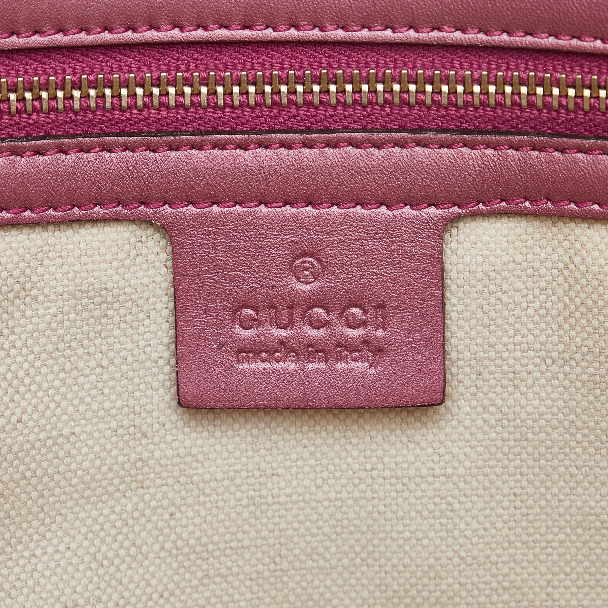 Gucci GG Canvas Heart Bit Tote (SHG-8tNWwL)