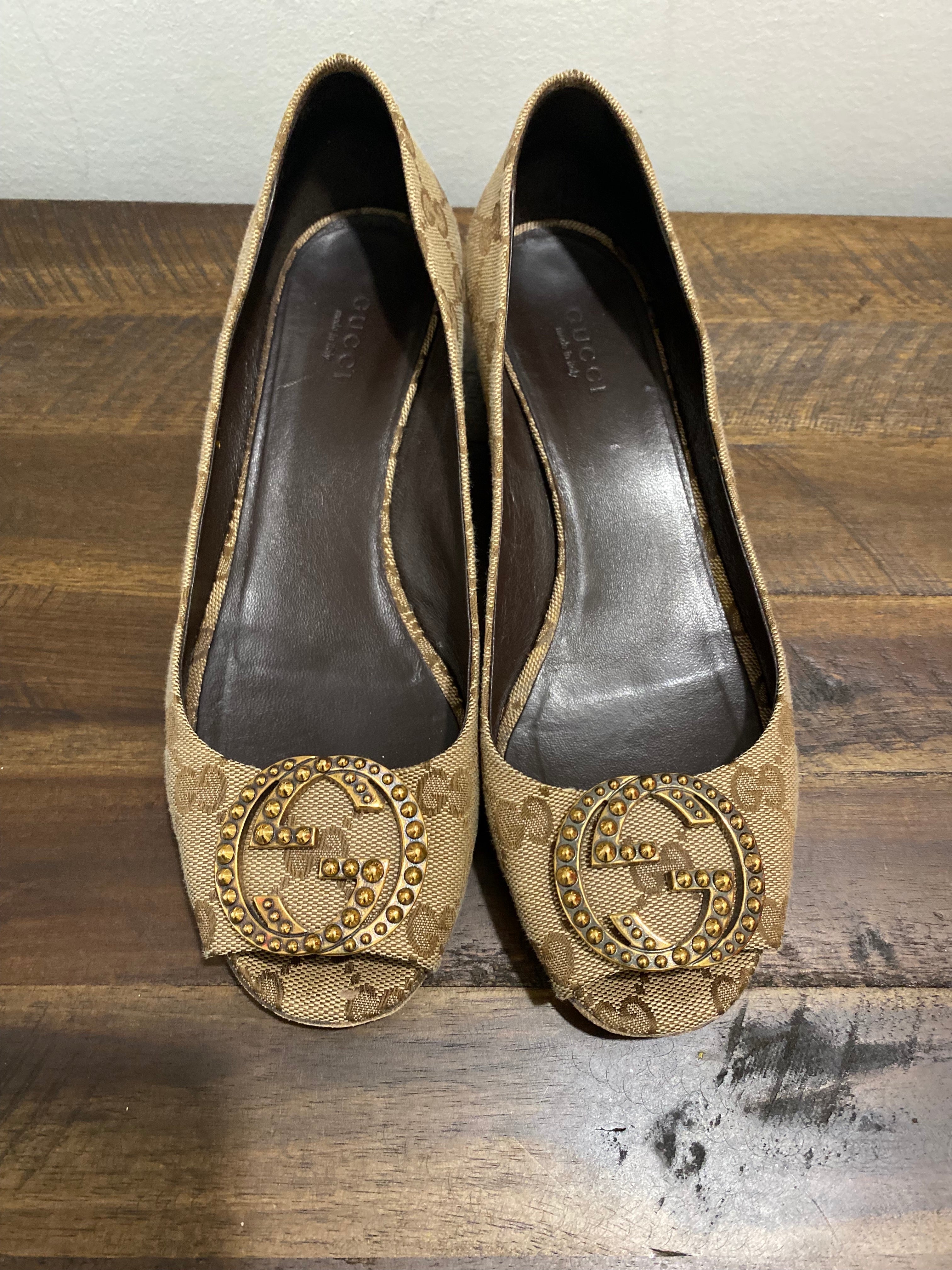 GUCCI GG CANVAS LOGO PEEP TOE PUMPS