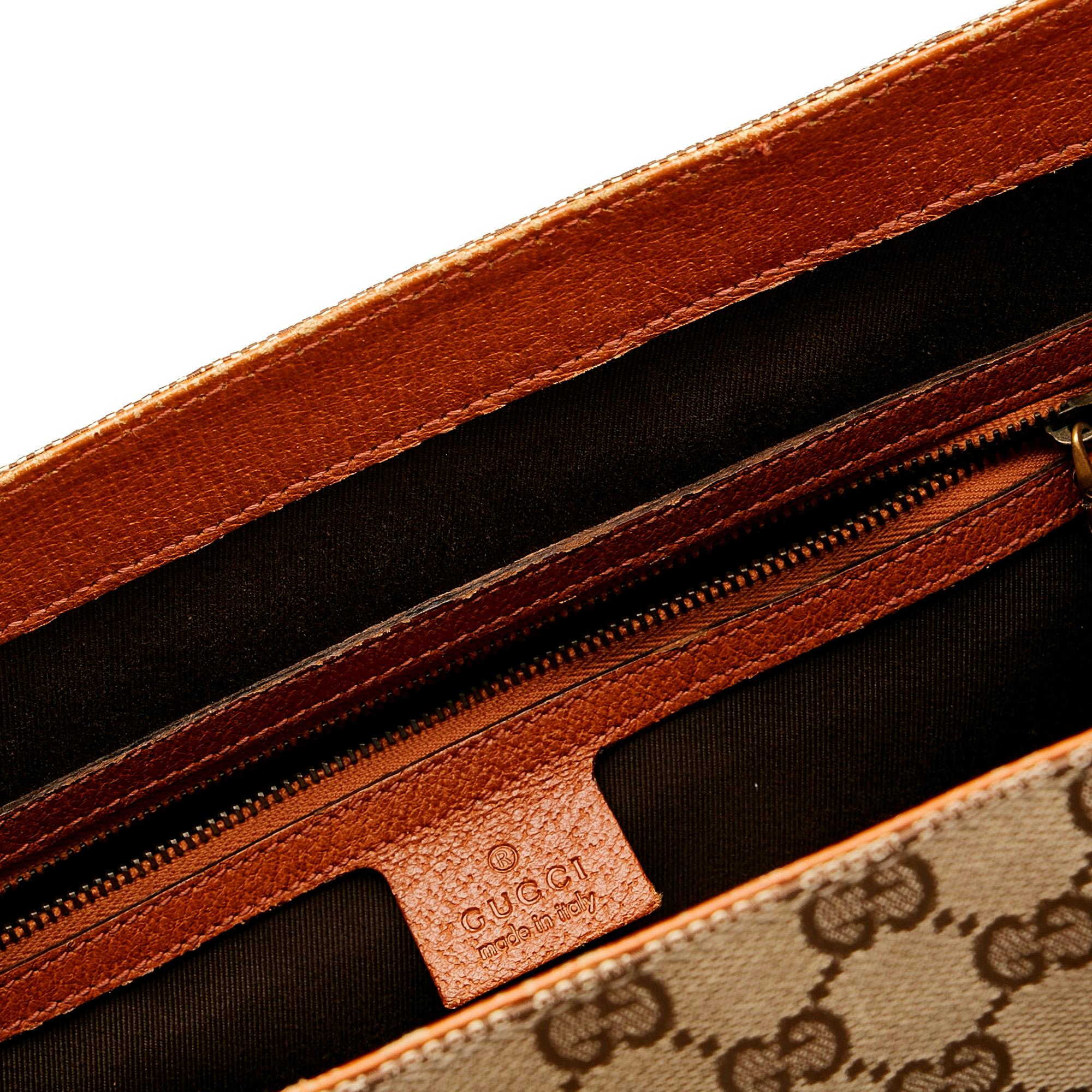 Gucci GG Canvas Nailhead Tote (SHG-ThiuAq)